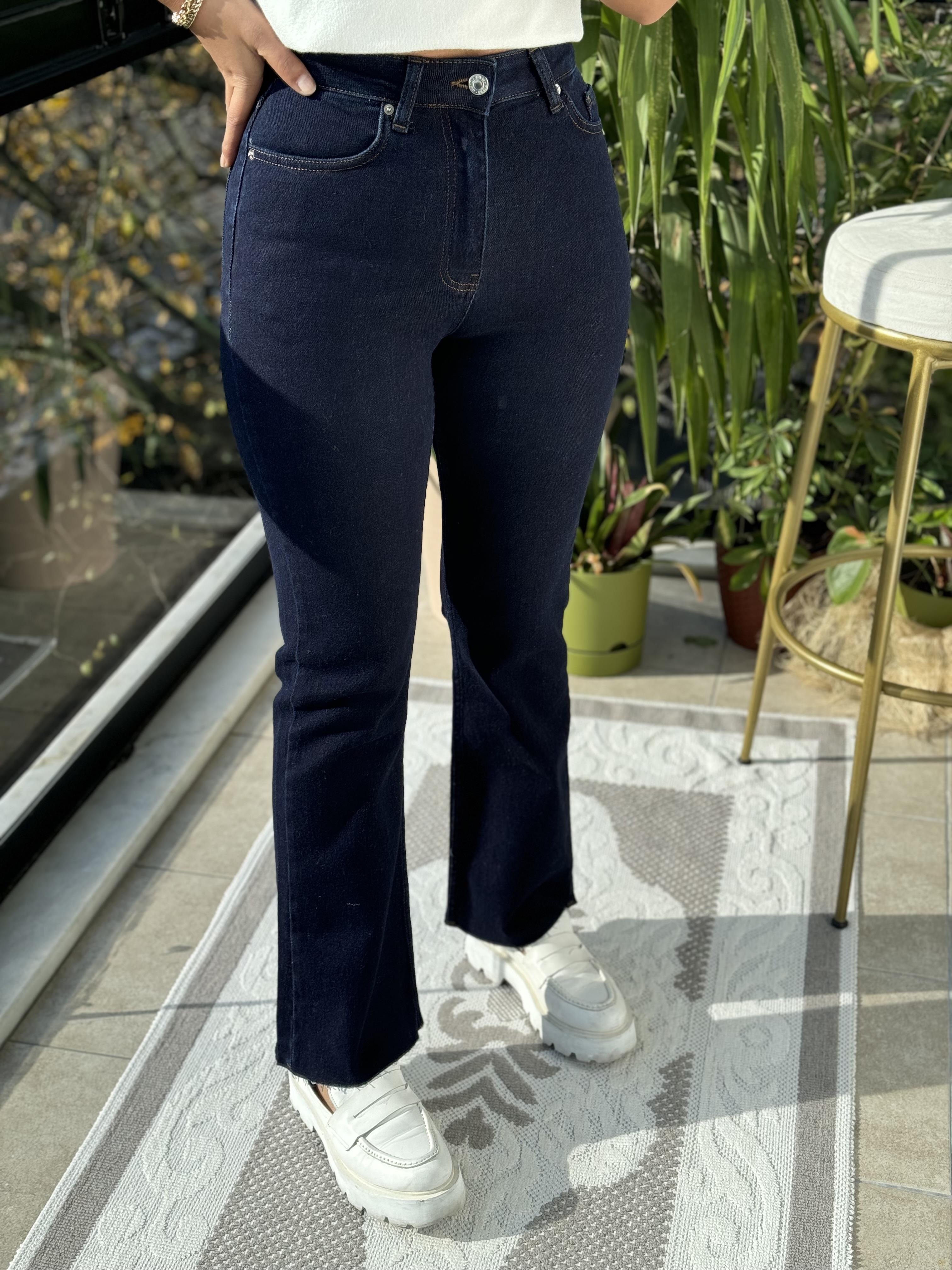 Flare İspanyol Dikişsiz Paça Mom Fit Jean Koyu Lacivert