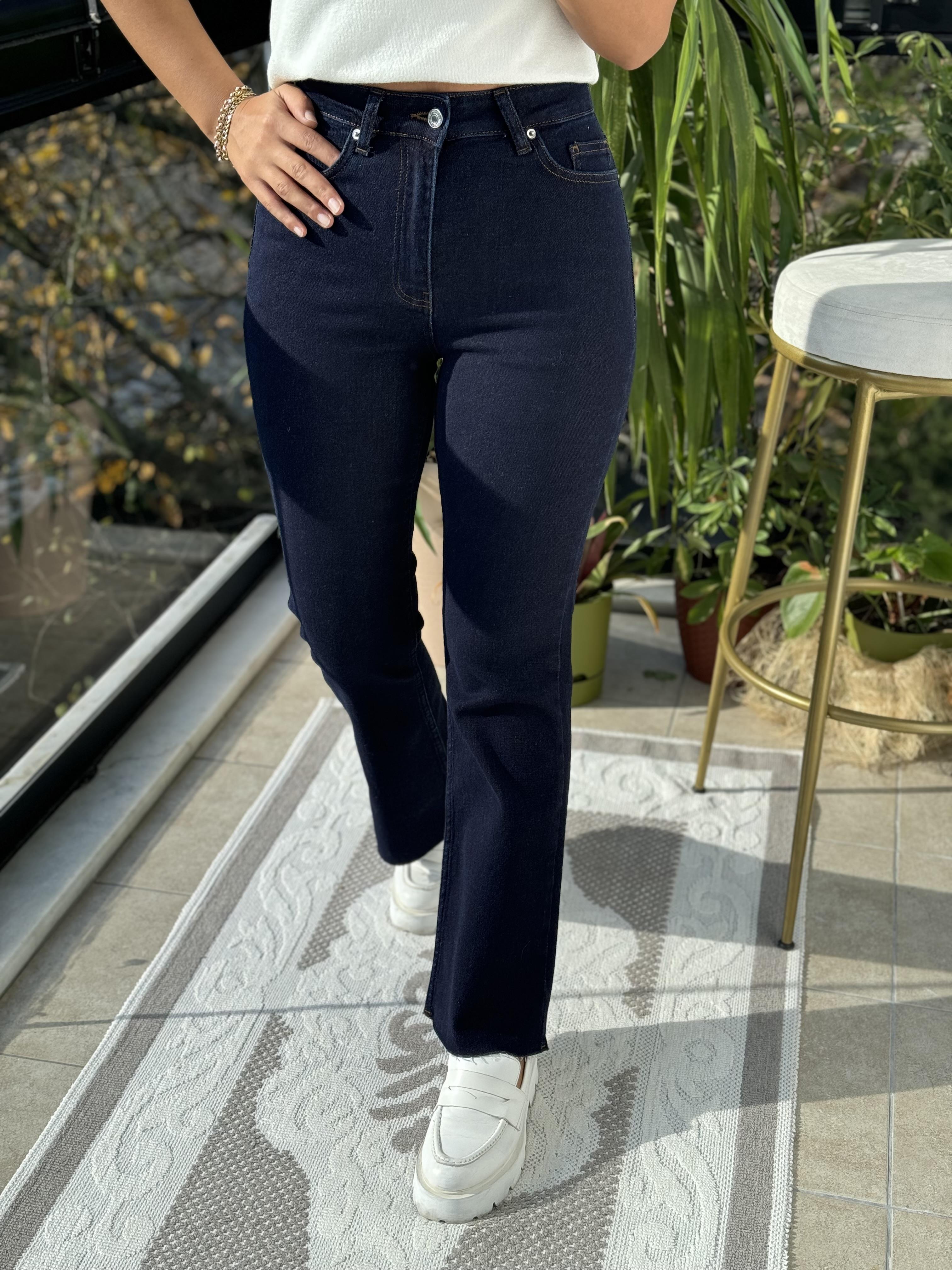 Flare İspanyol Dikişsiz Paça Mom Fit Jean Koyu Lacivert