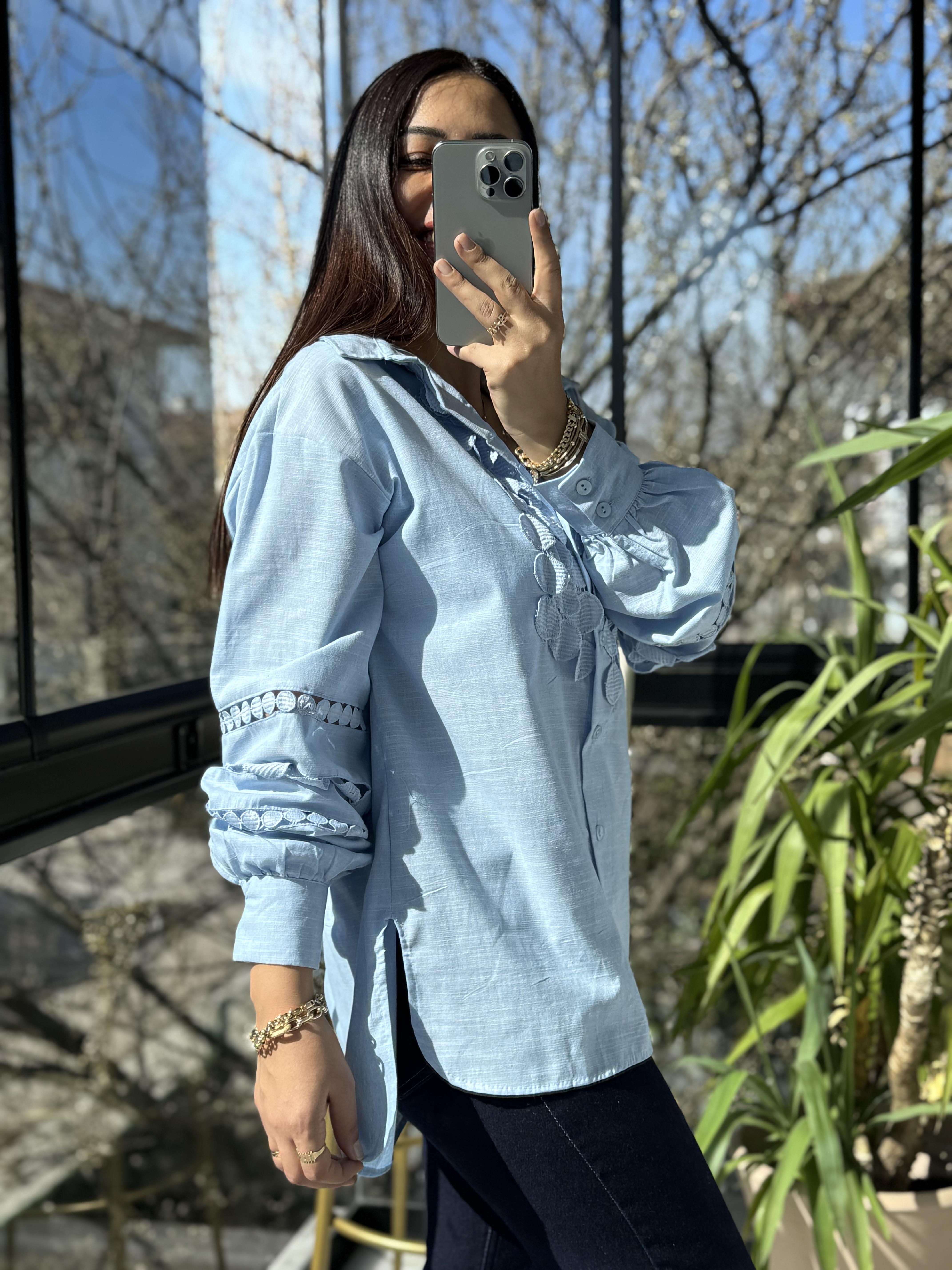 Göğüsü Kolları Yuvarlak Dantelli Gömlek Mavi