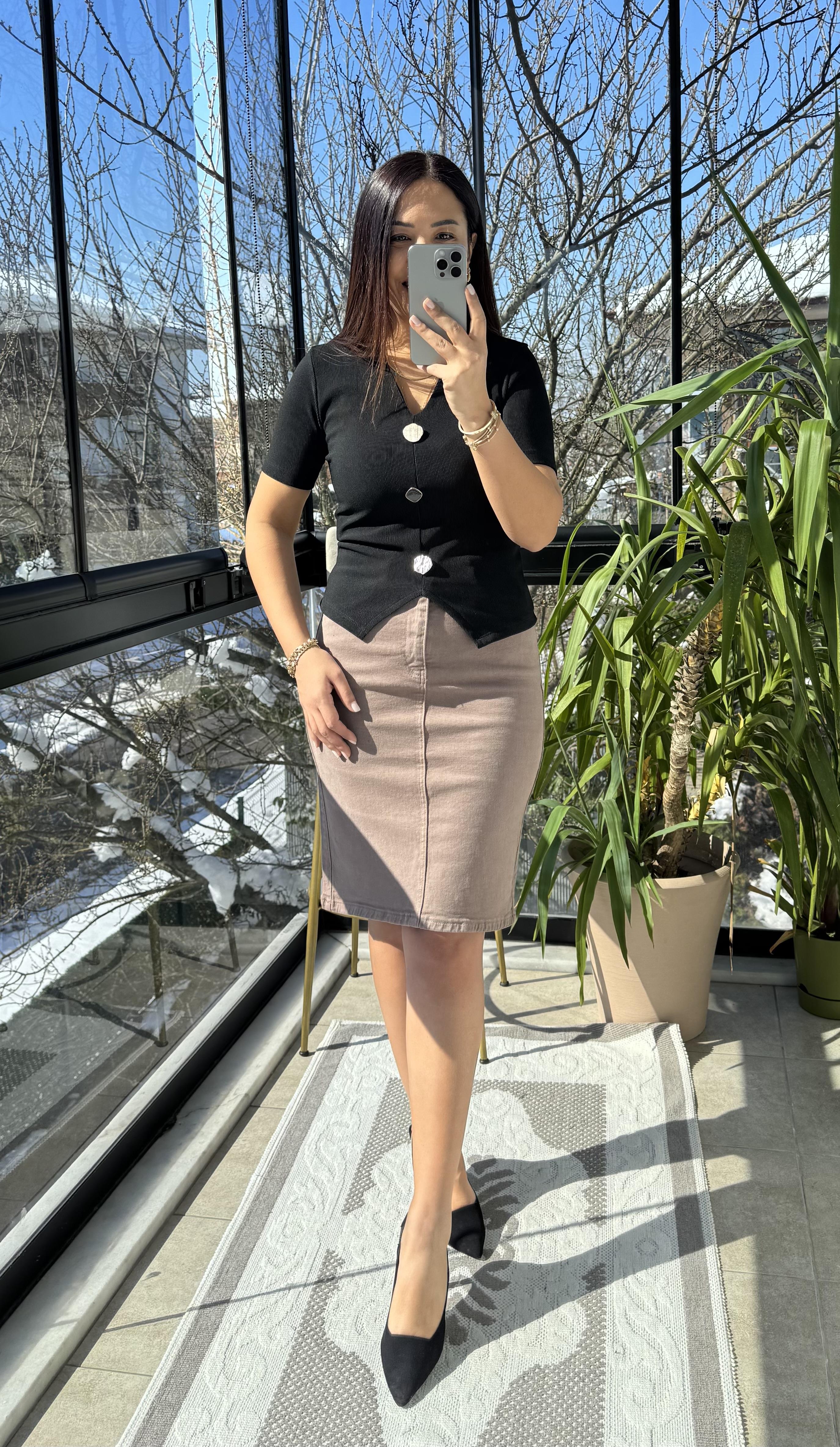 Gold Düğme Kısa Kol Bluz Siyah