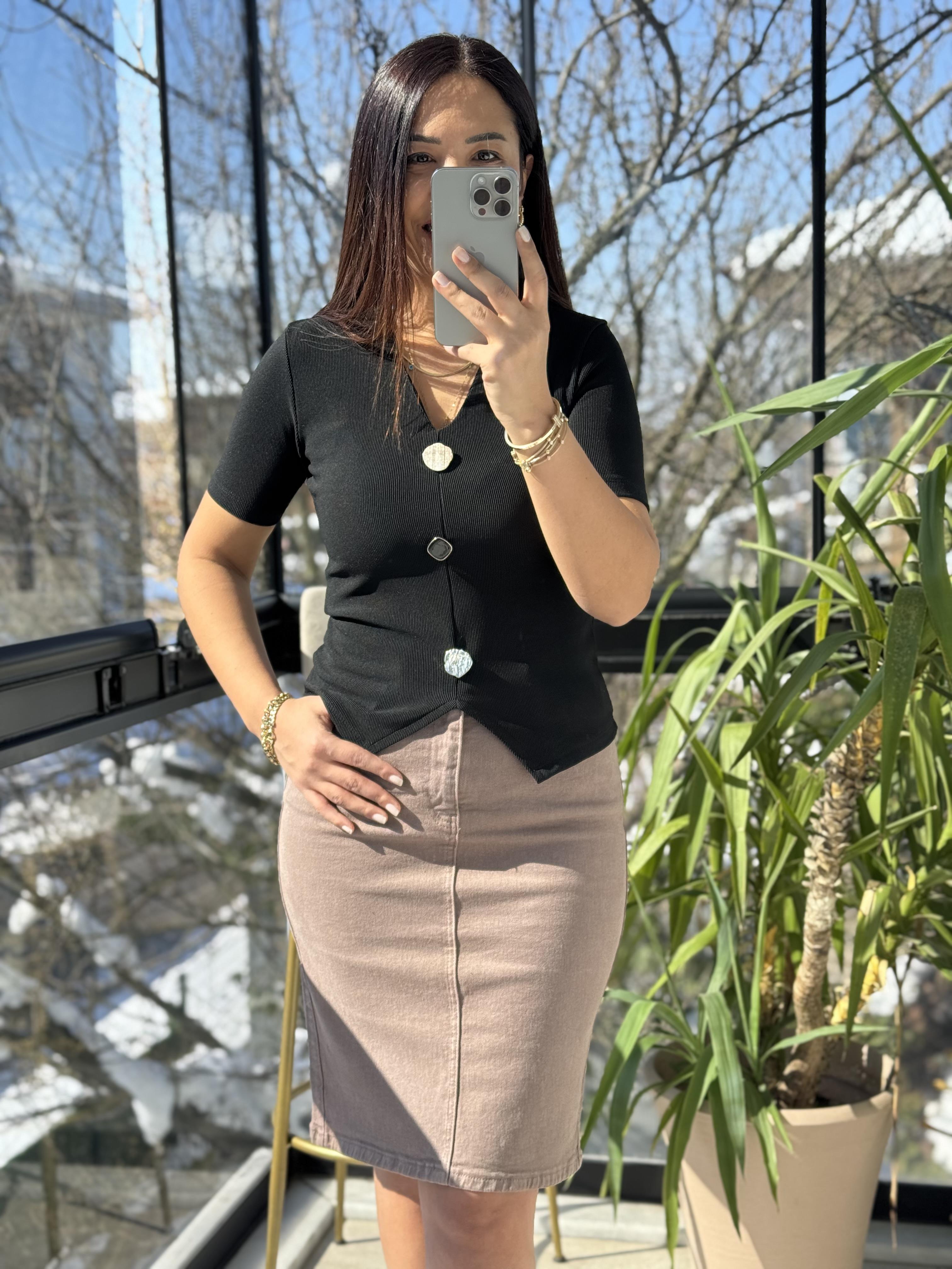 Gold Düğme Kısa Kol Bluz Siyah