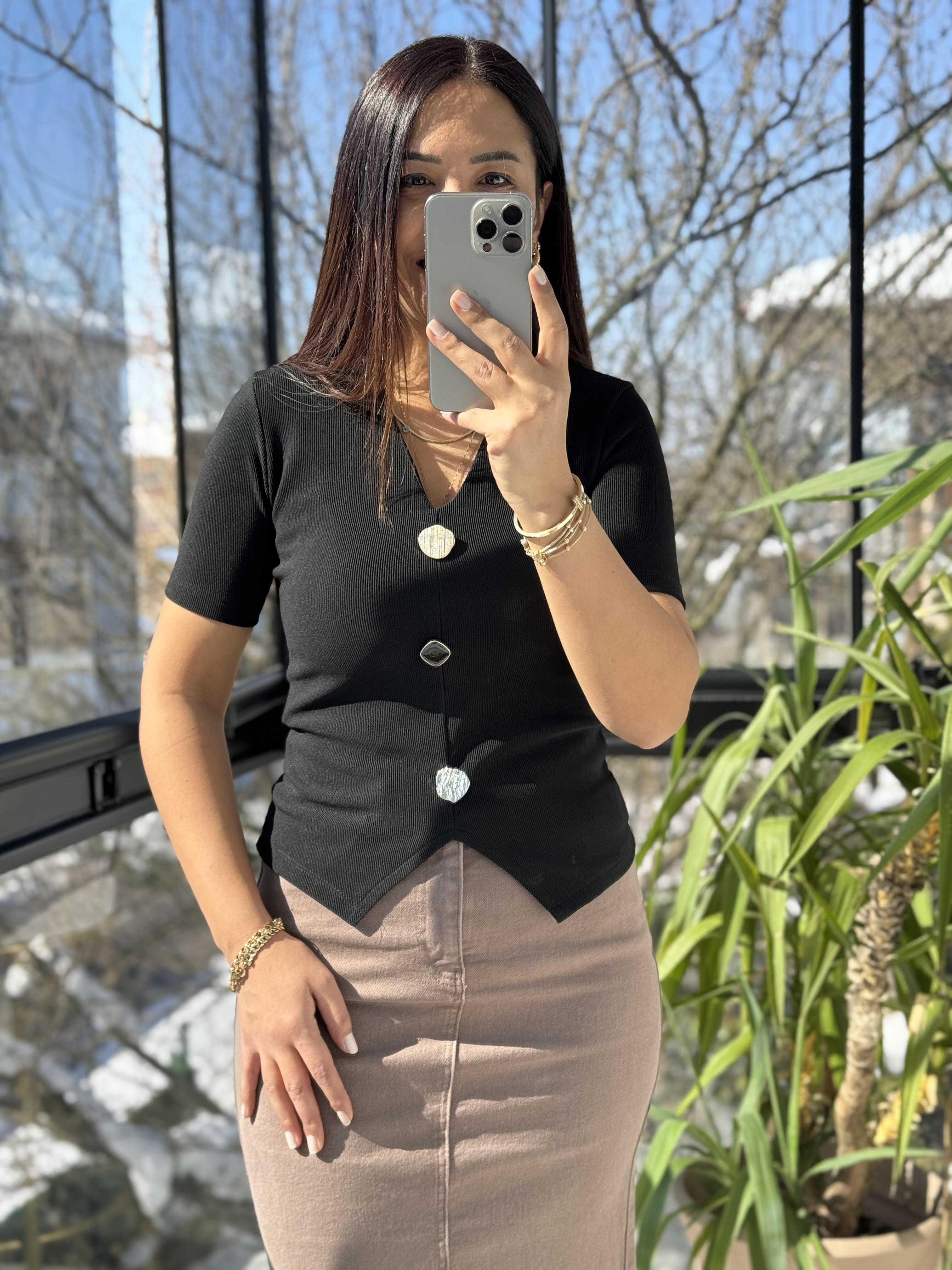 Gold Düğme Kısa Kol Bluz Siyah