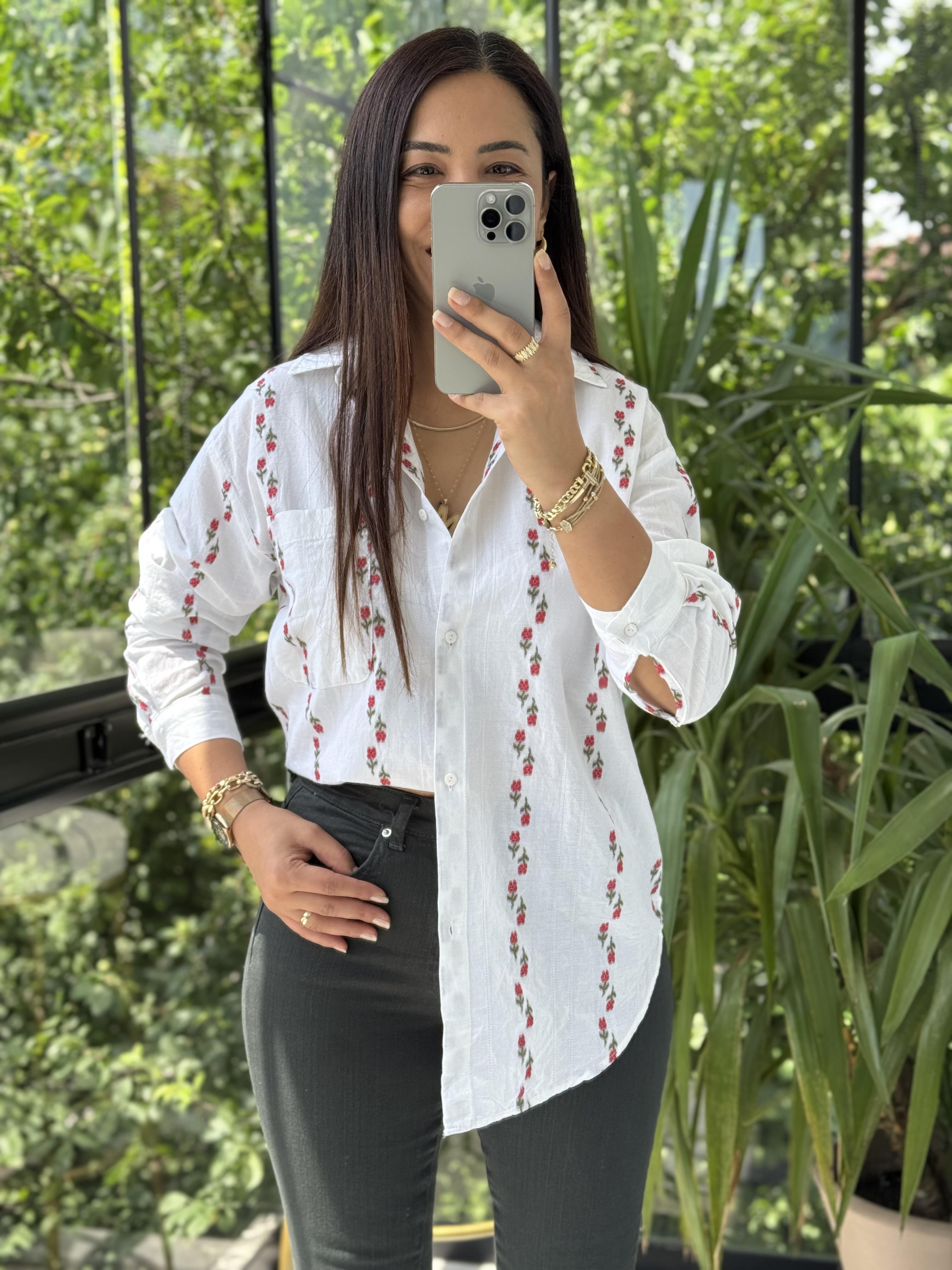 Gül Nakışlı Pamuklu Gömlek Kırmızı