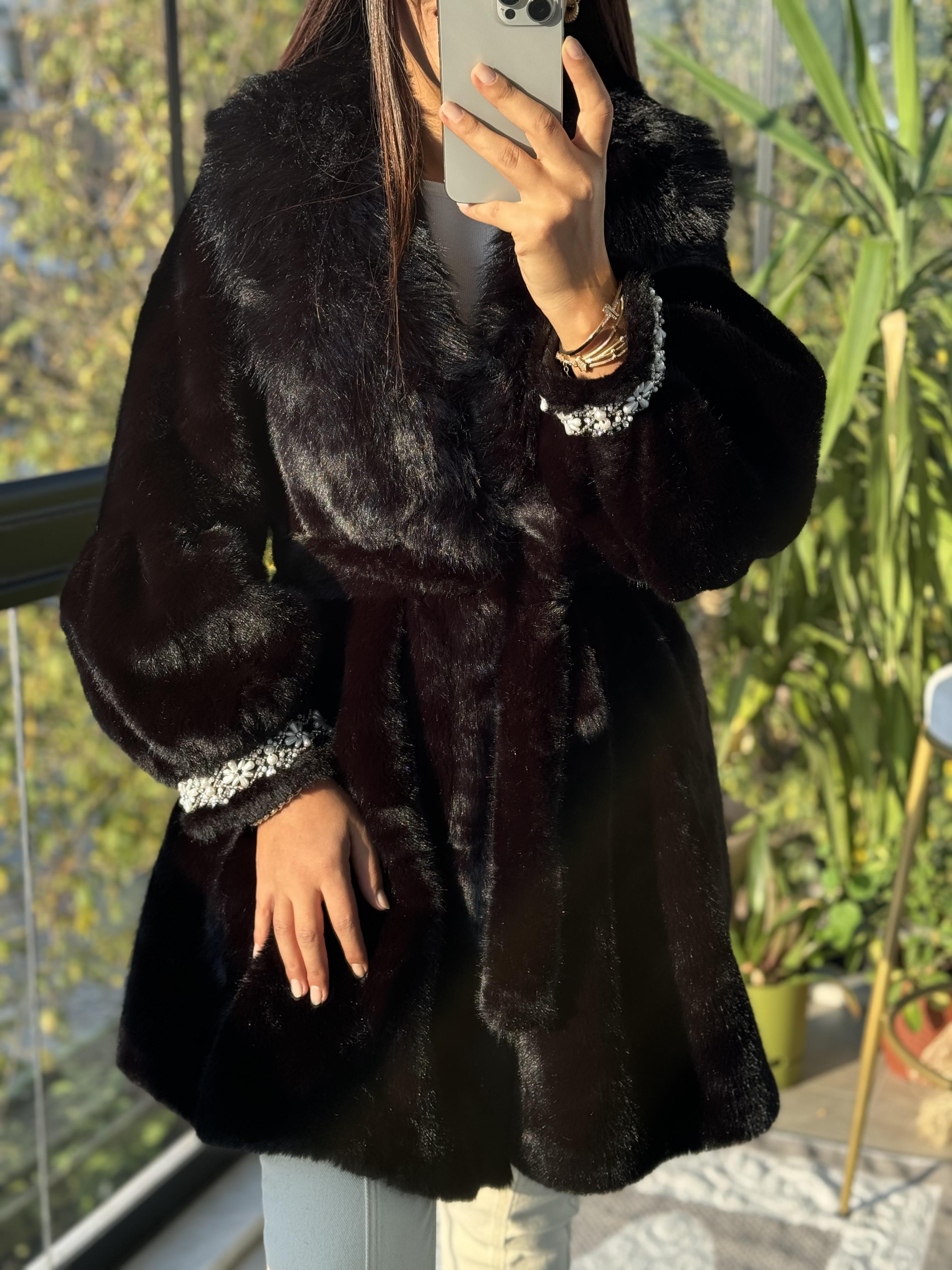 İthal Kolu İncili Kürk Siyah
