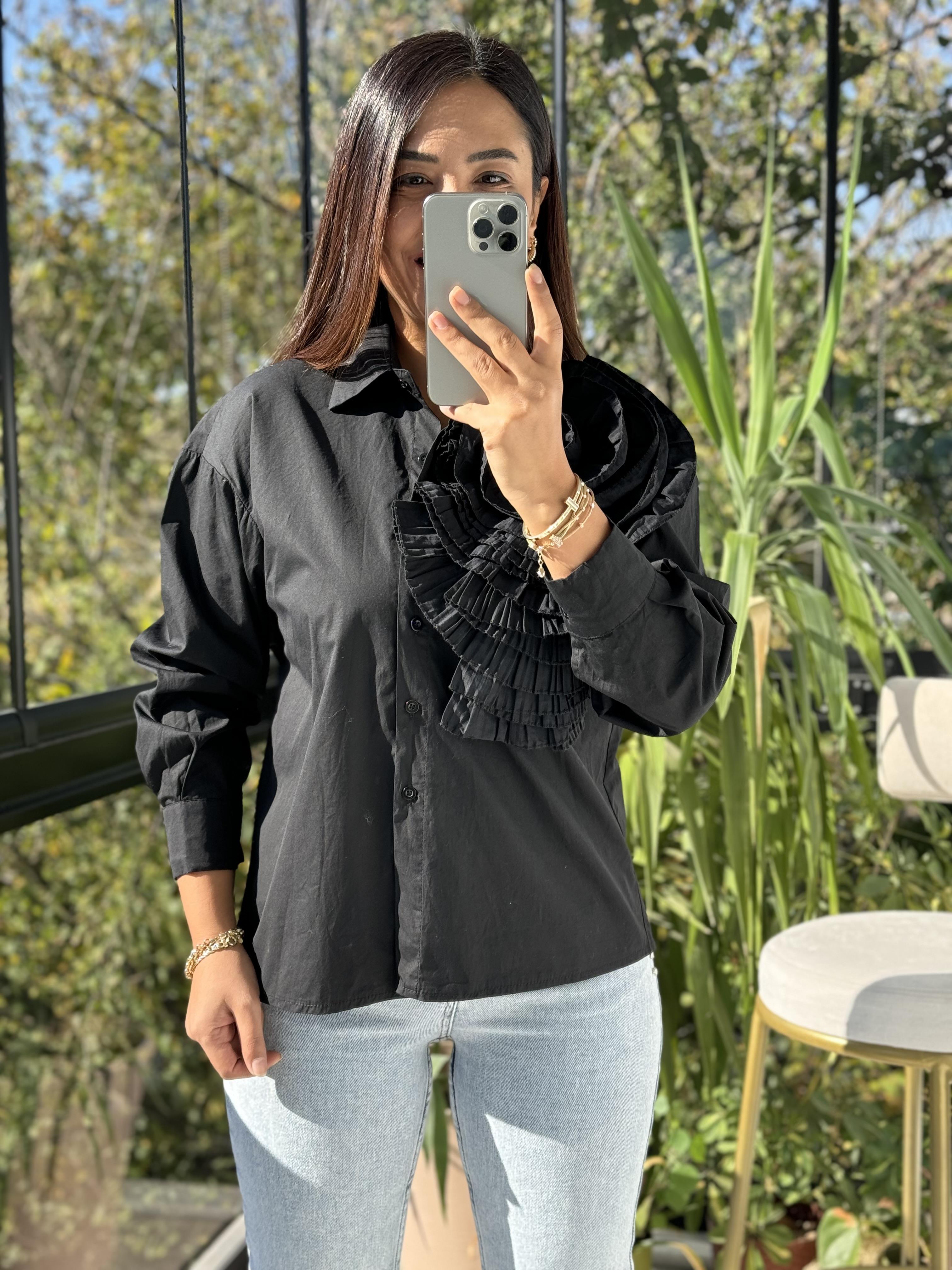 İthal Omzu Gül Katlı Gömlek Siyah