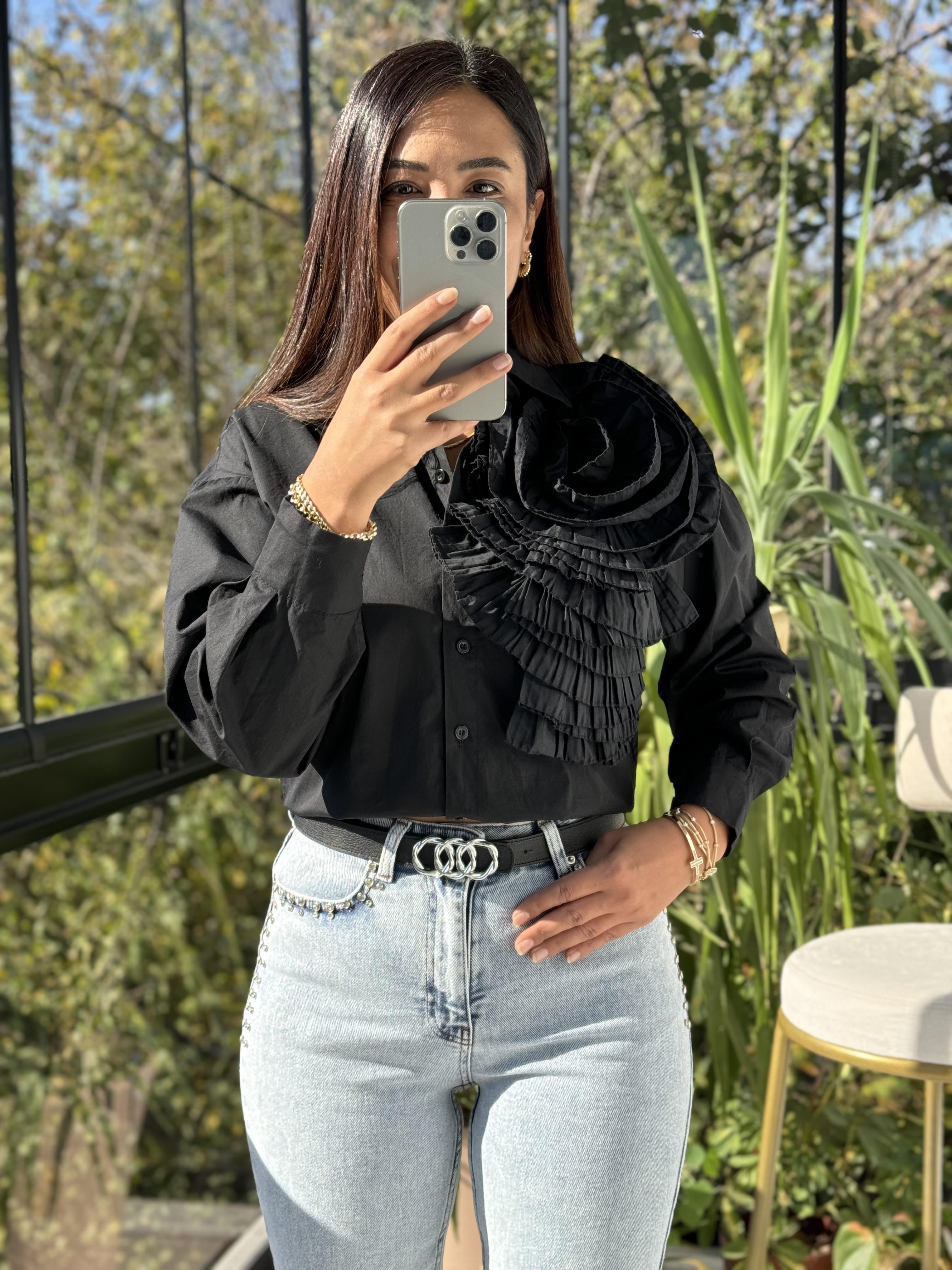 İthal Omzu Gül Katlı Gömlek Siyah