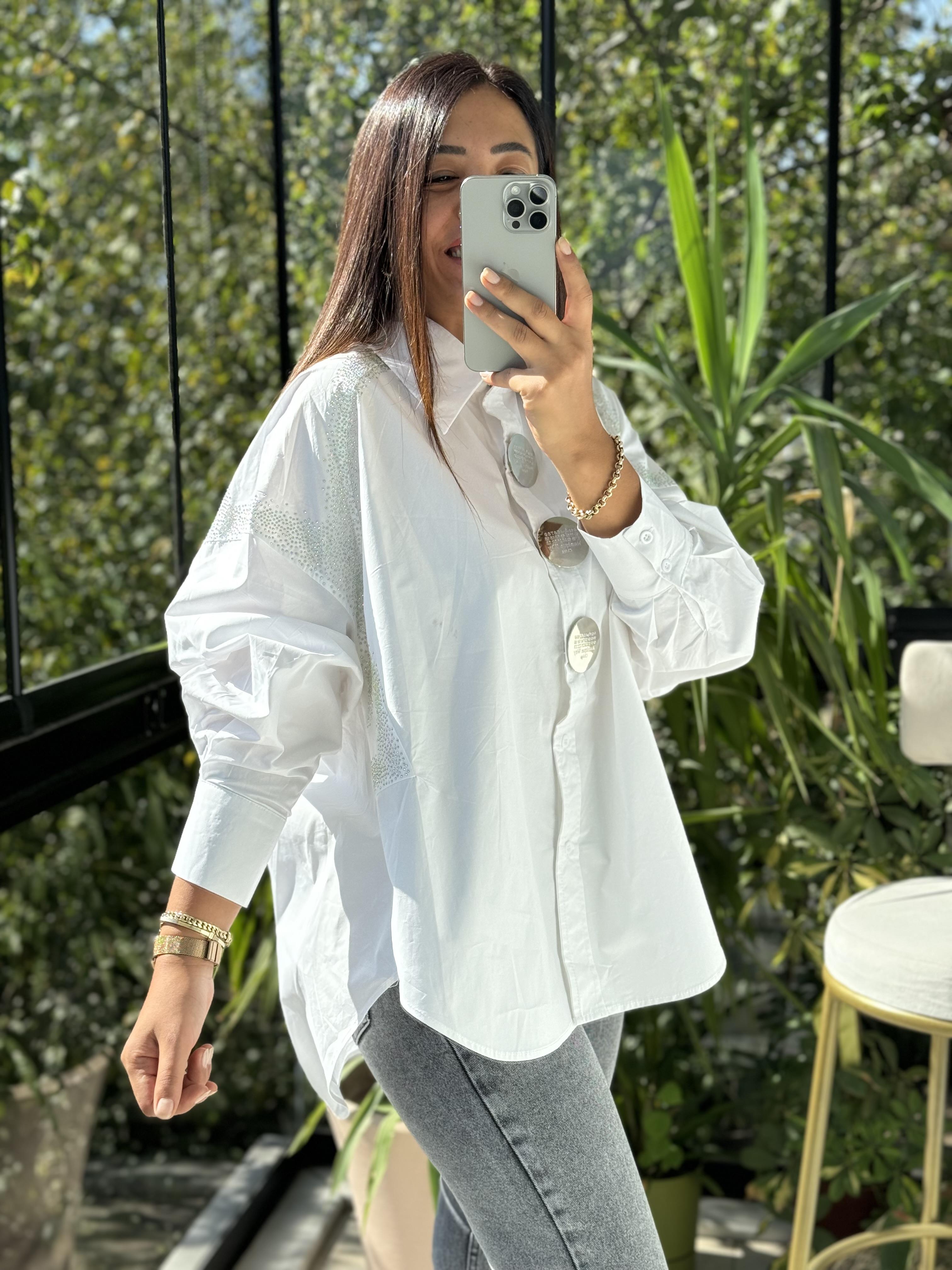 İthal Pullu Broş Detaylı Gömlek Beyaz