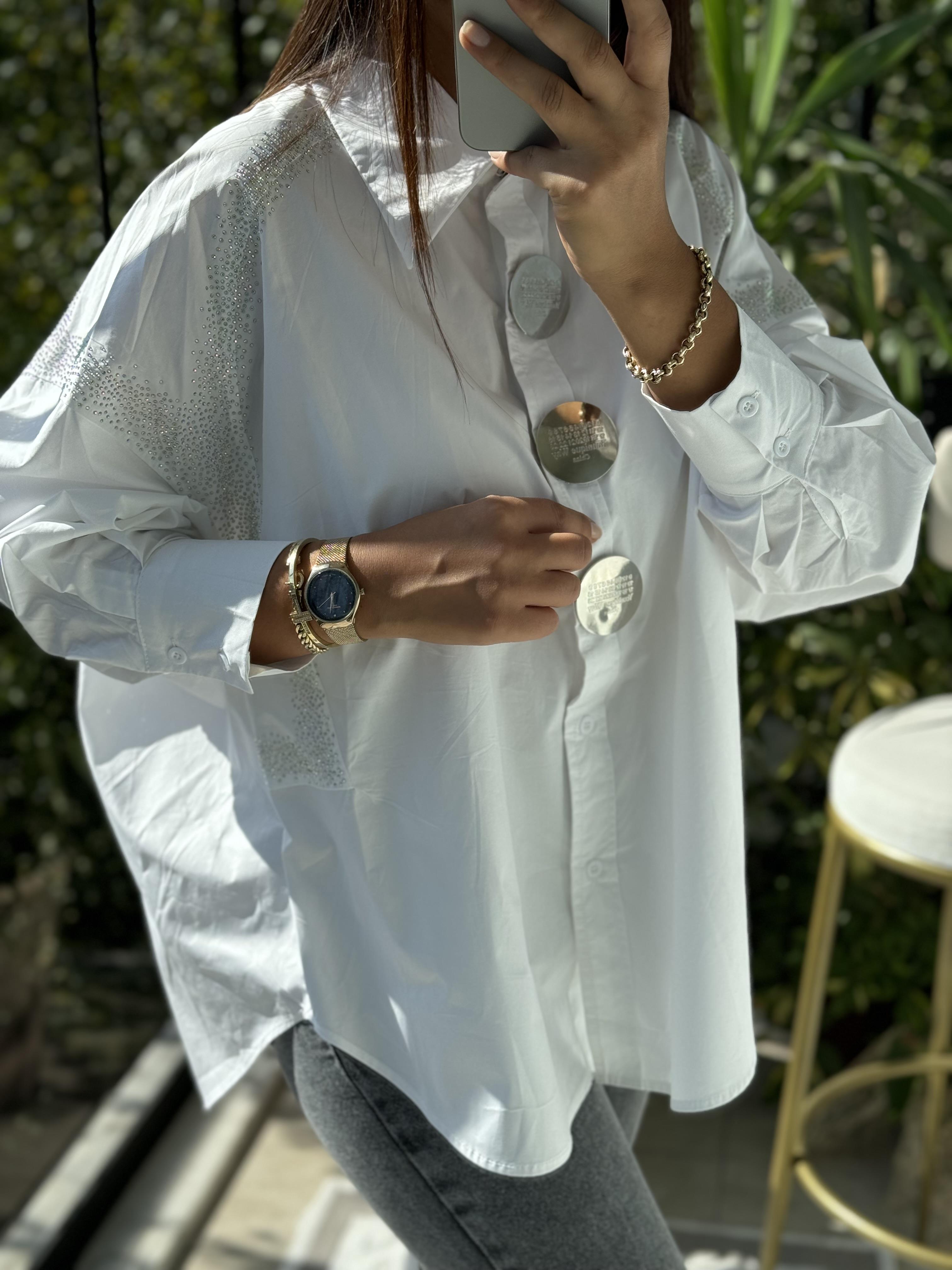 İthal Pullu Broş Detaylı Gömlek Beyaz