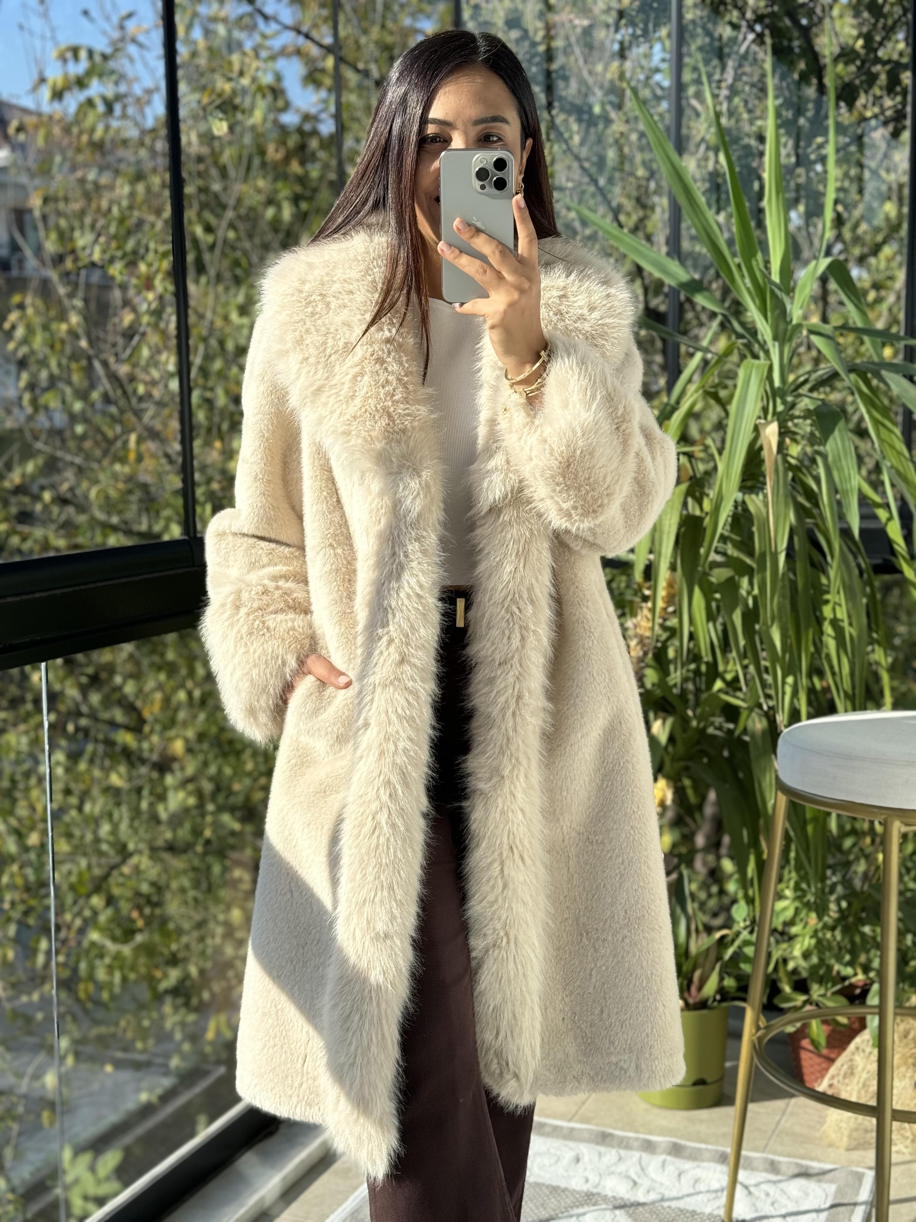 İthal Yakalı Uzun Kaban Krem