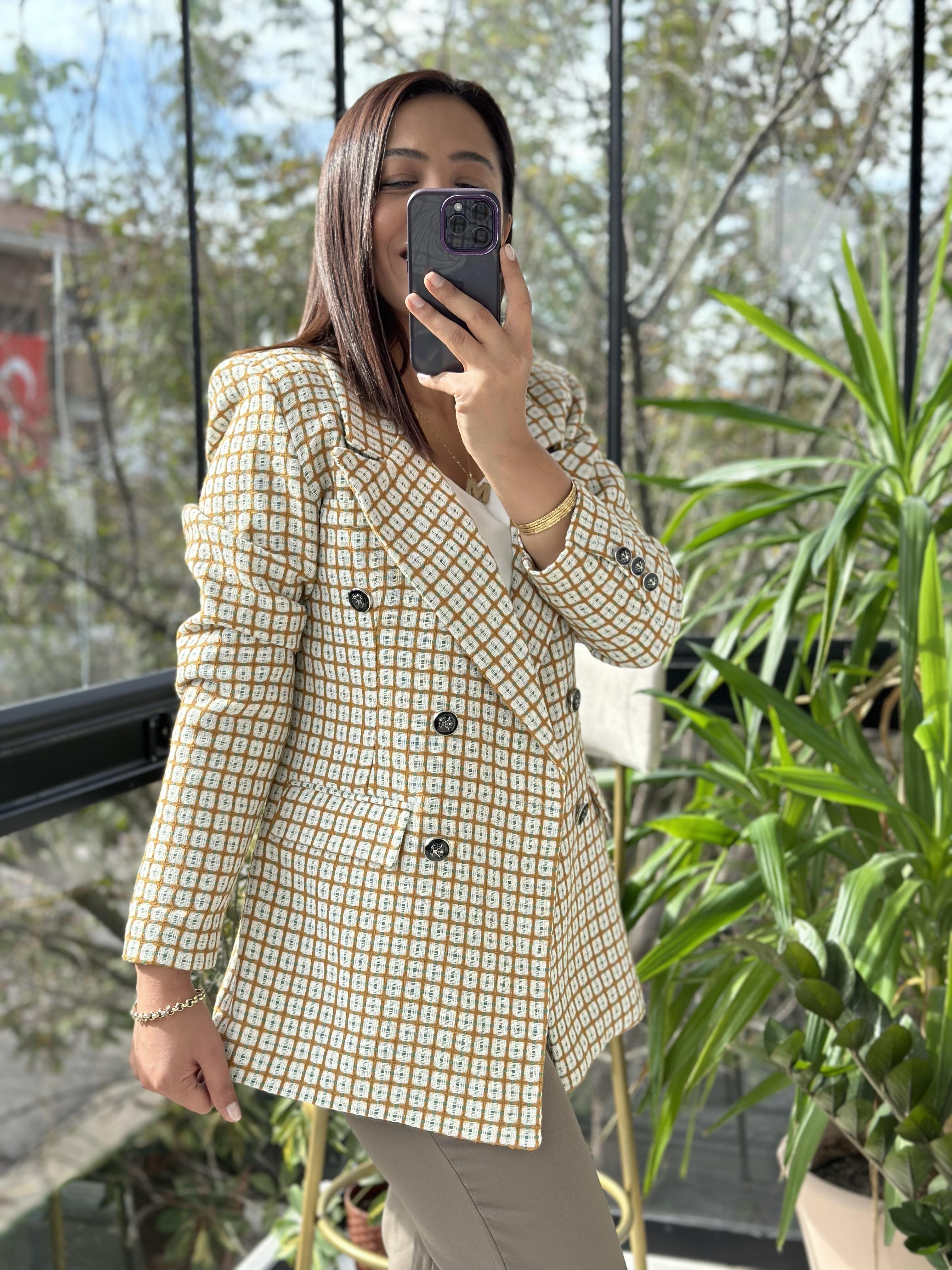 Kare Detaylı Gümüş Düğme Blazer Karamel
