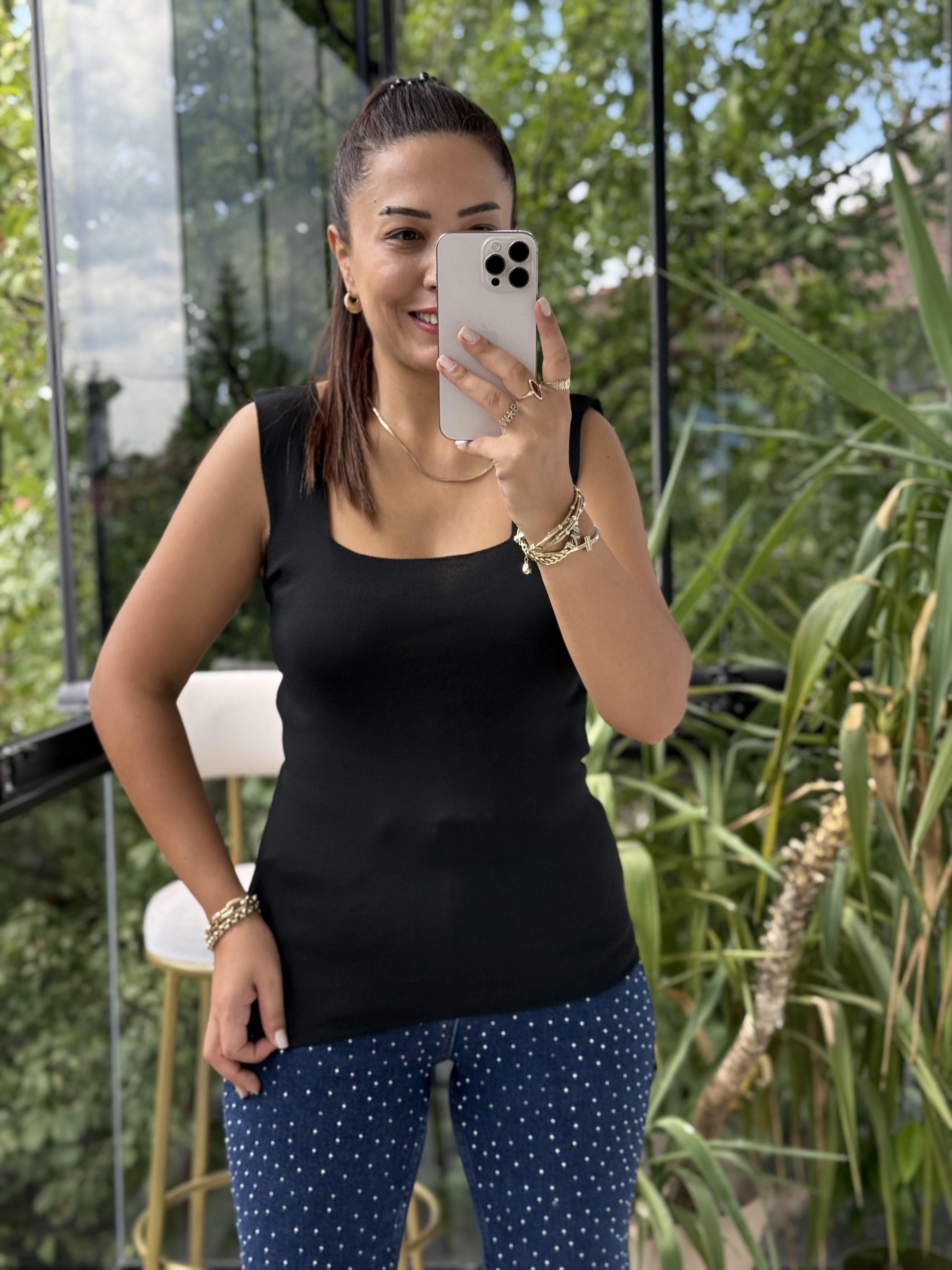 Kare Yaka Atlet Siyah