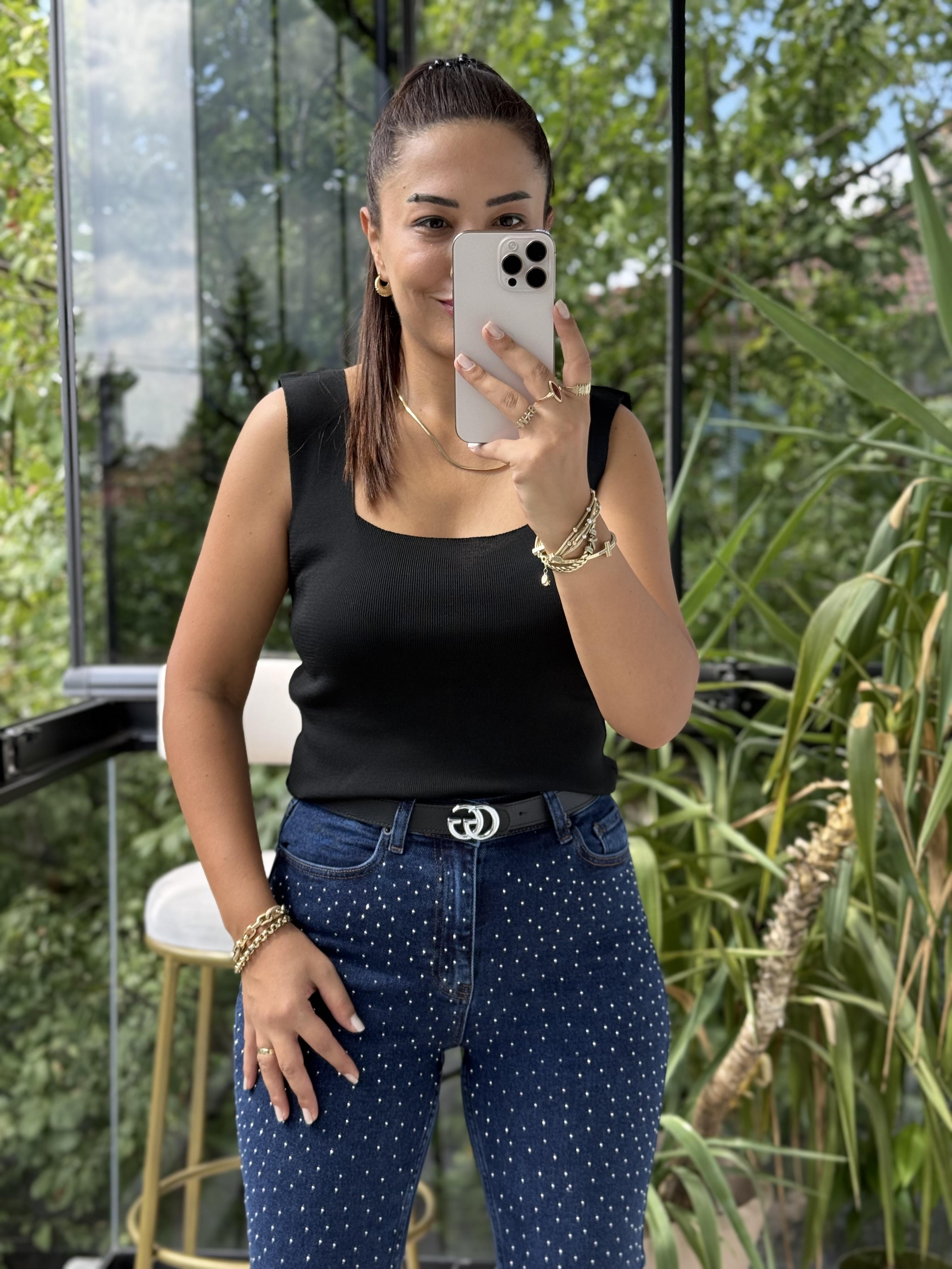 Kare Yaka Atlet Siyah