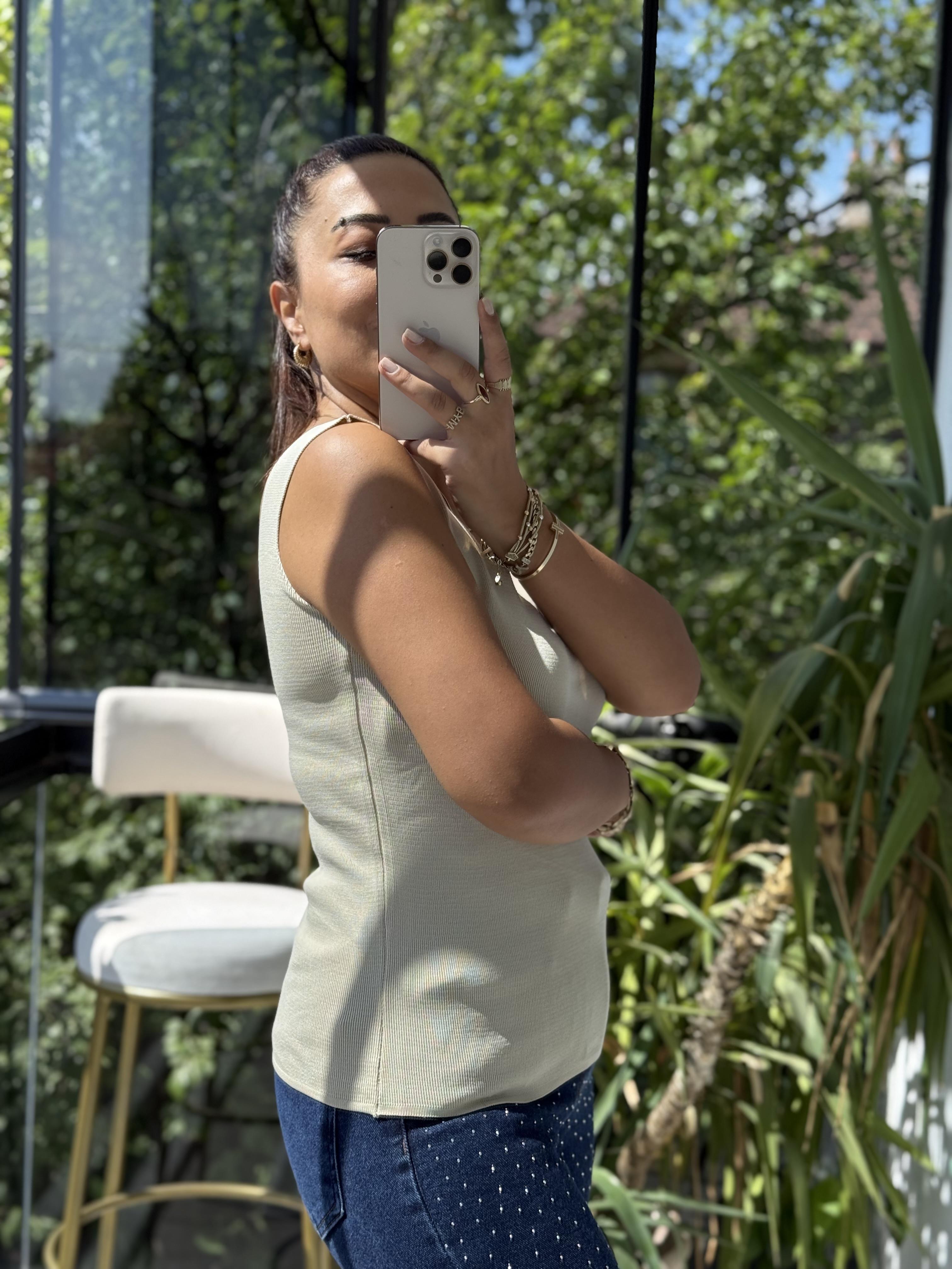 Kare Yaka Atlet Taş