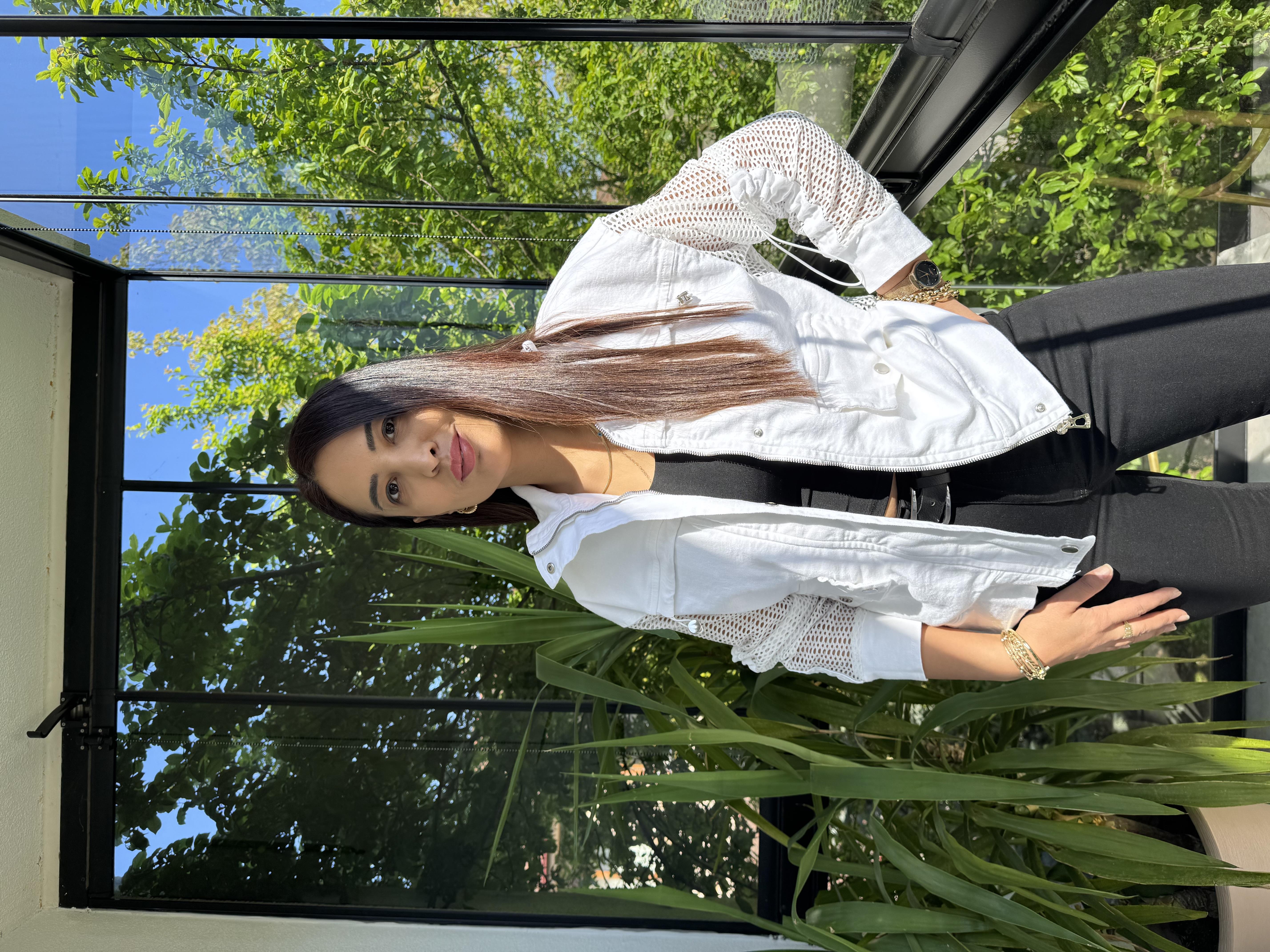 Kolu Fileli Gabardin Ceket Beyaz