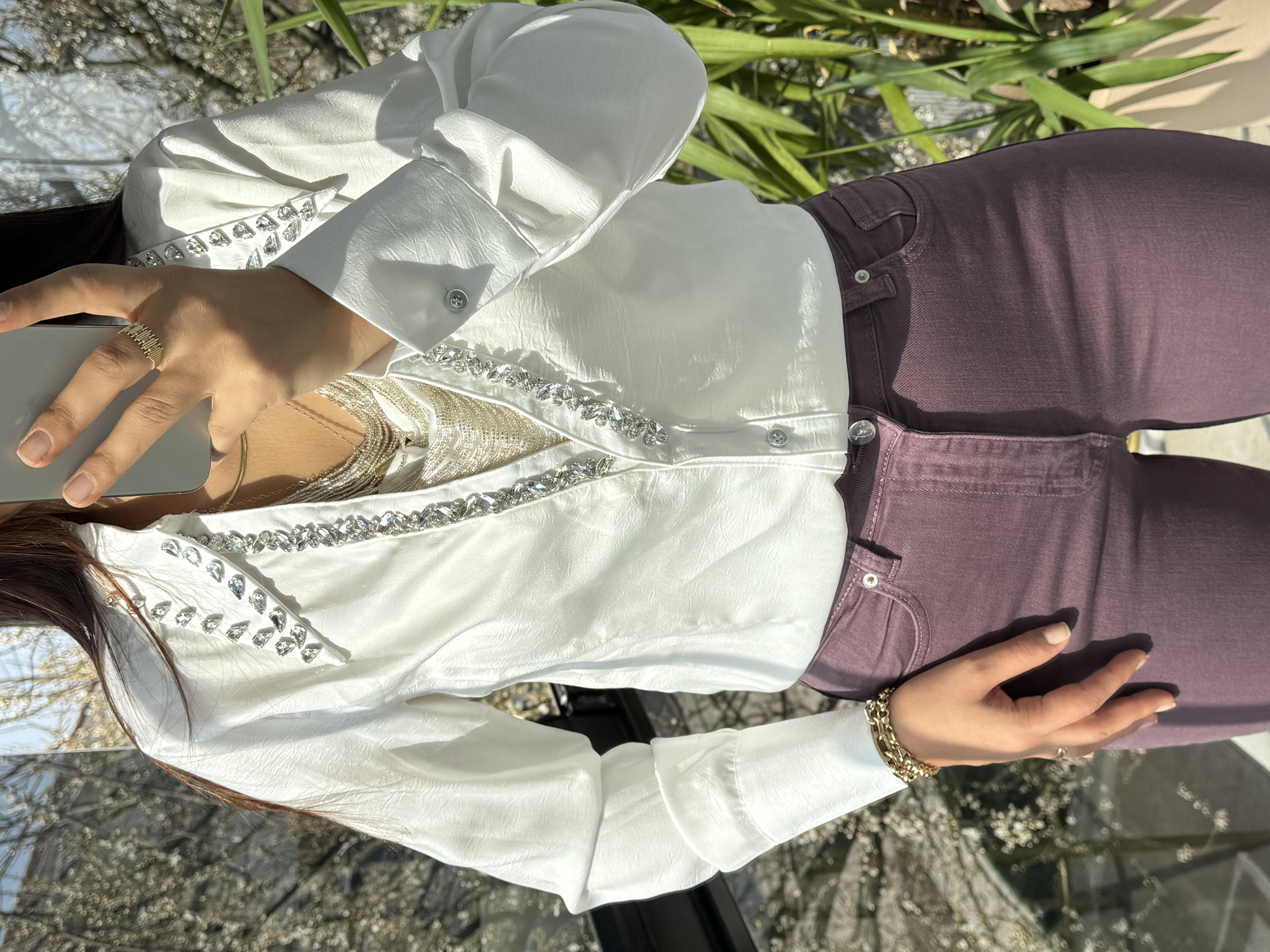 Kolye Detaylı Gömlek Beyaz