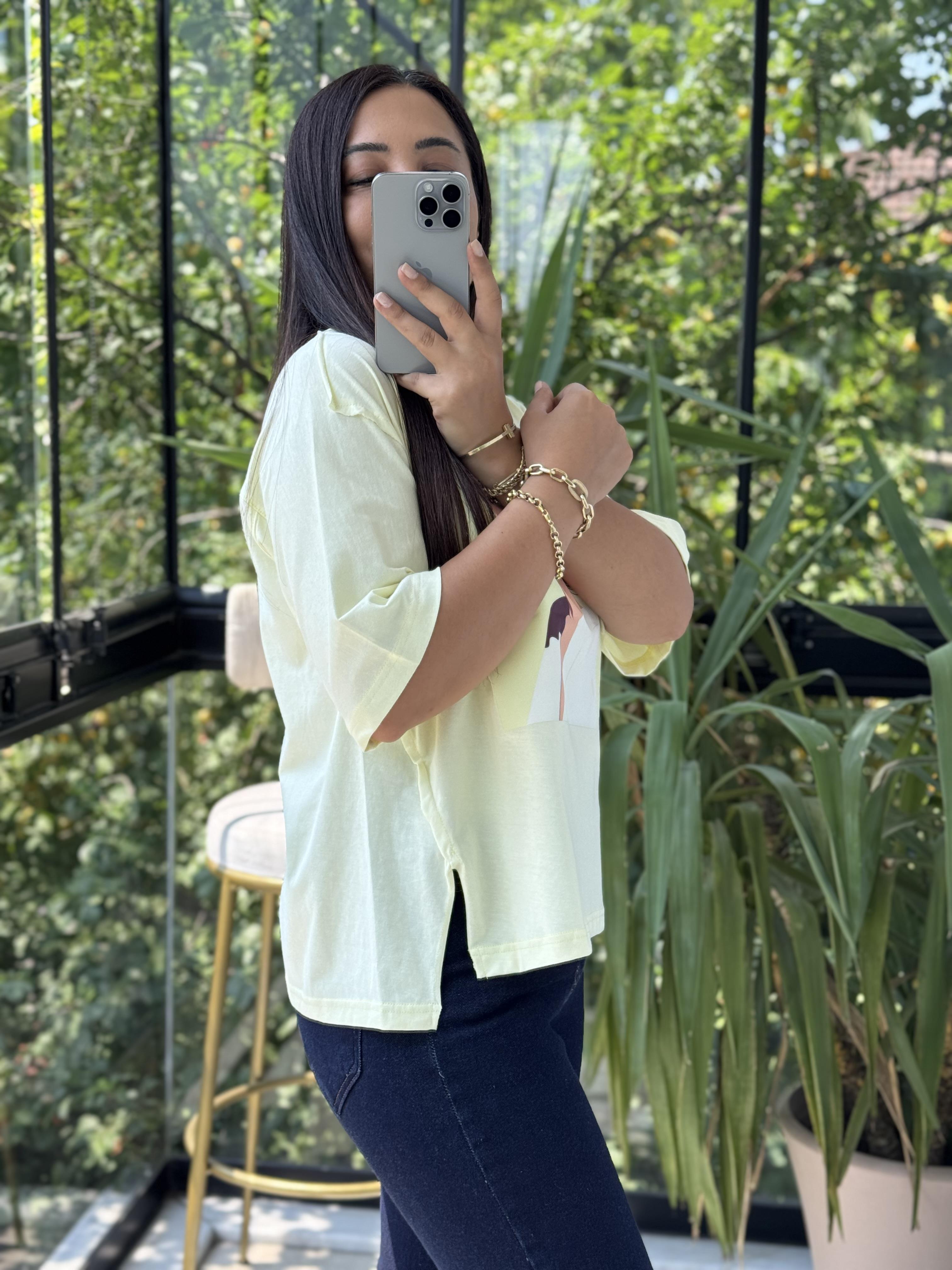 Küpe Detaylı Tişört Sarı