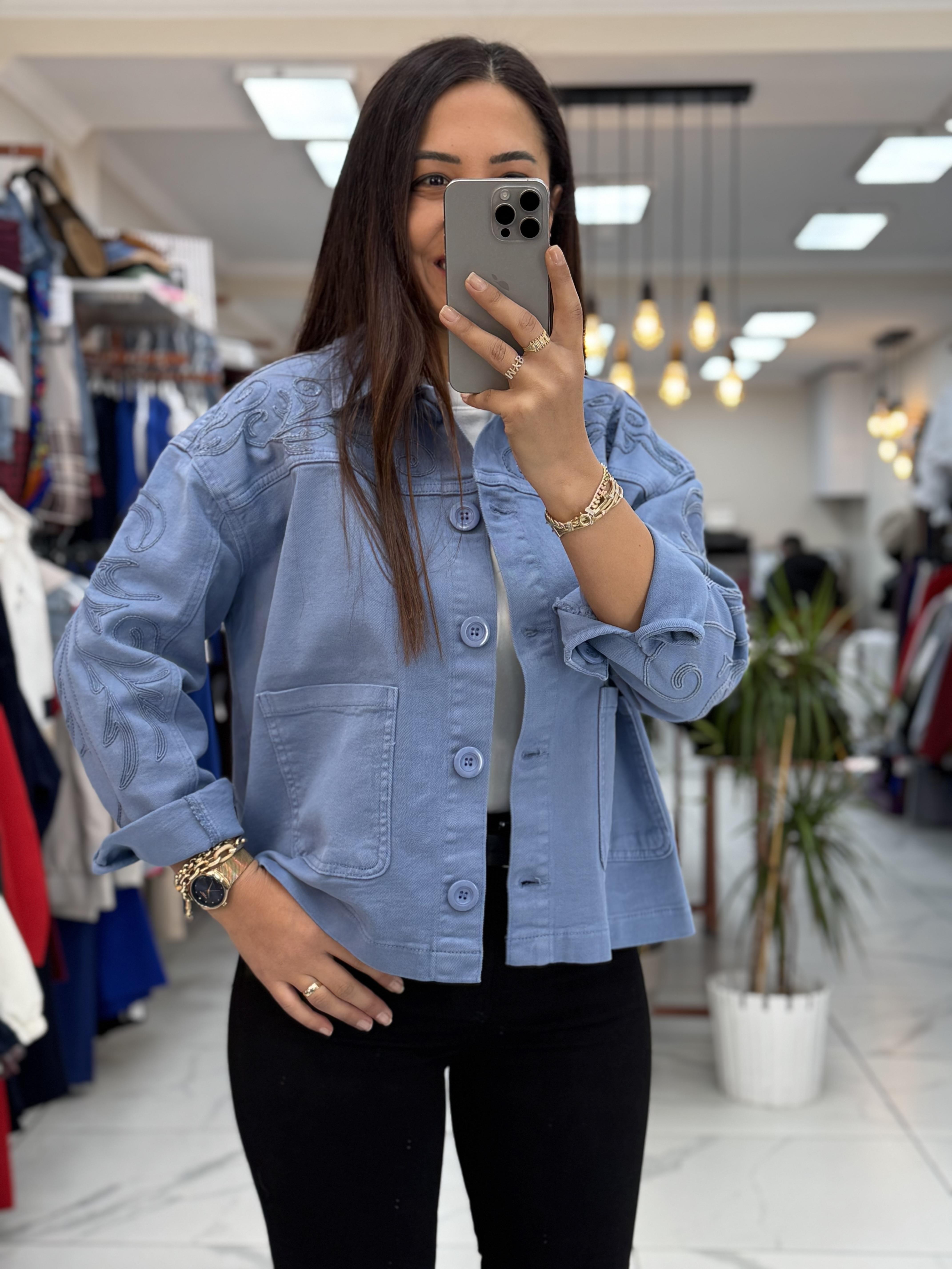 Omzu Nakışlı Gabardin Ceket Mavi