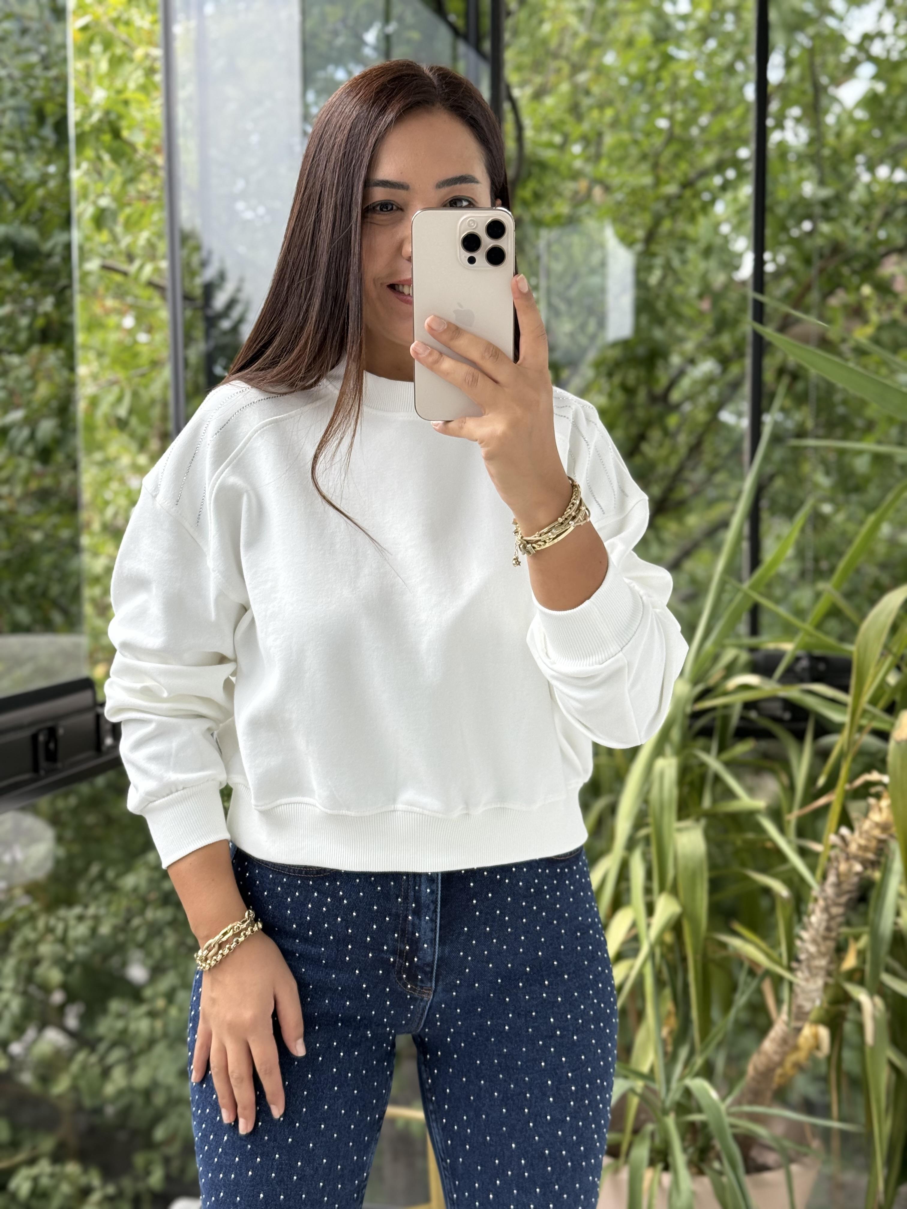 Omzu Sıra Taşlı Sweatshirt Beyaz
