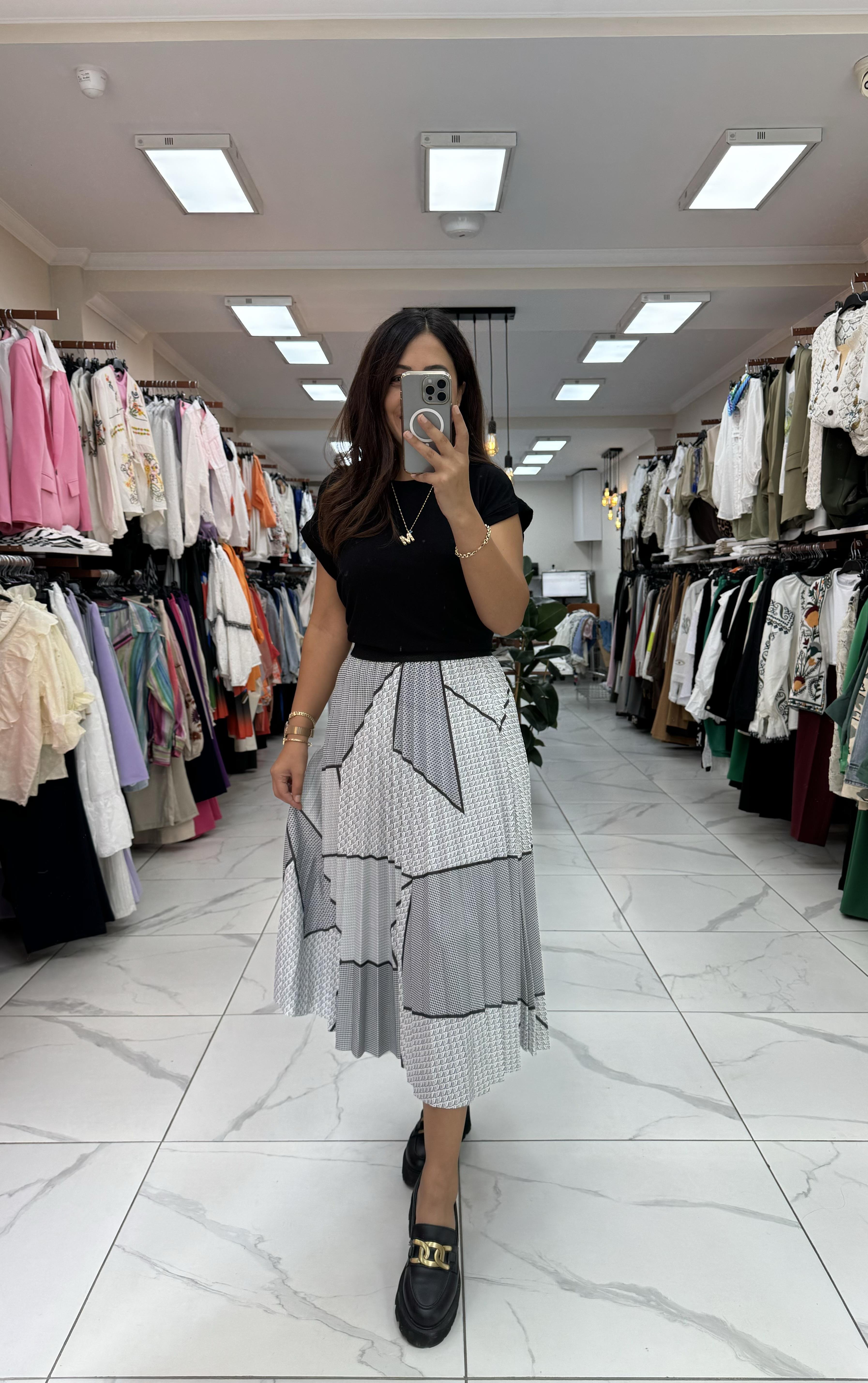 Pileli Desenli Etek Gri