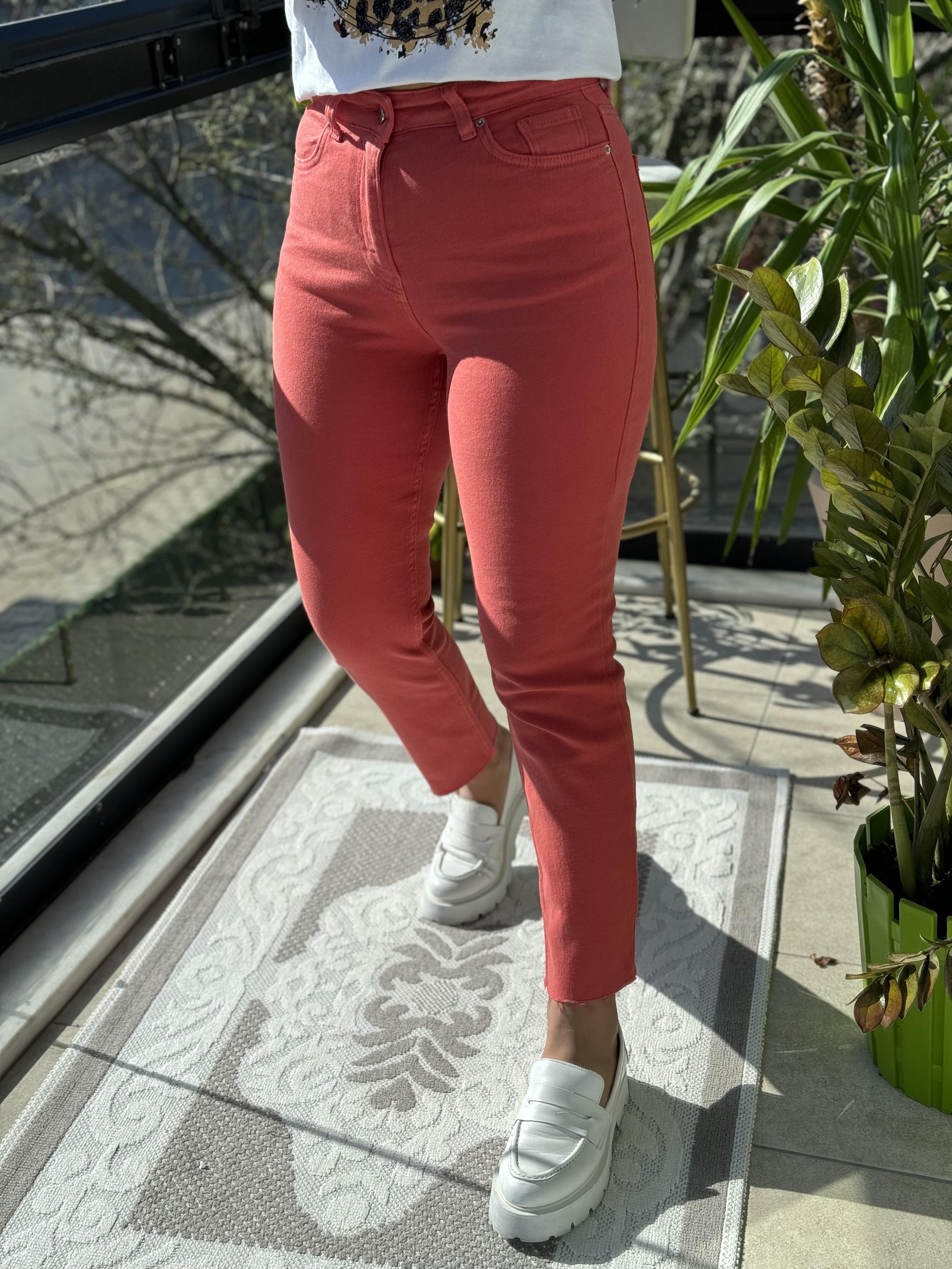 Premium Kalite Renkli Kesik Paça Jean Nar Çiçeği