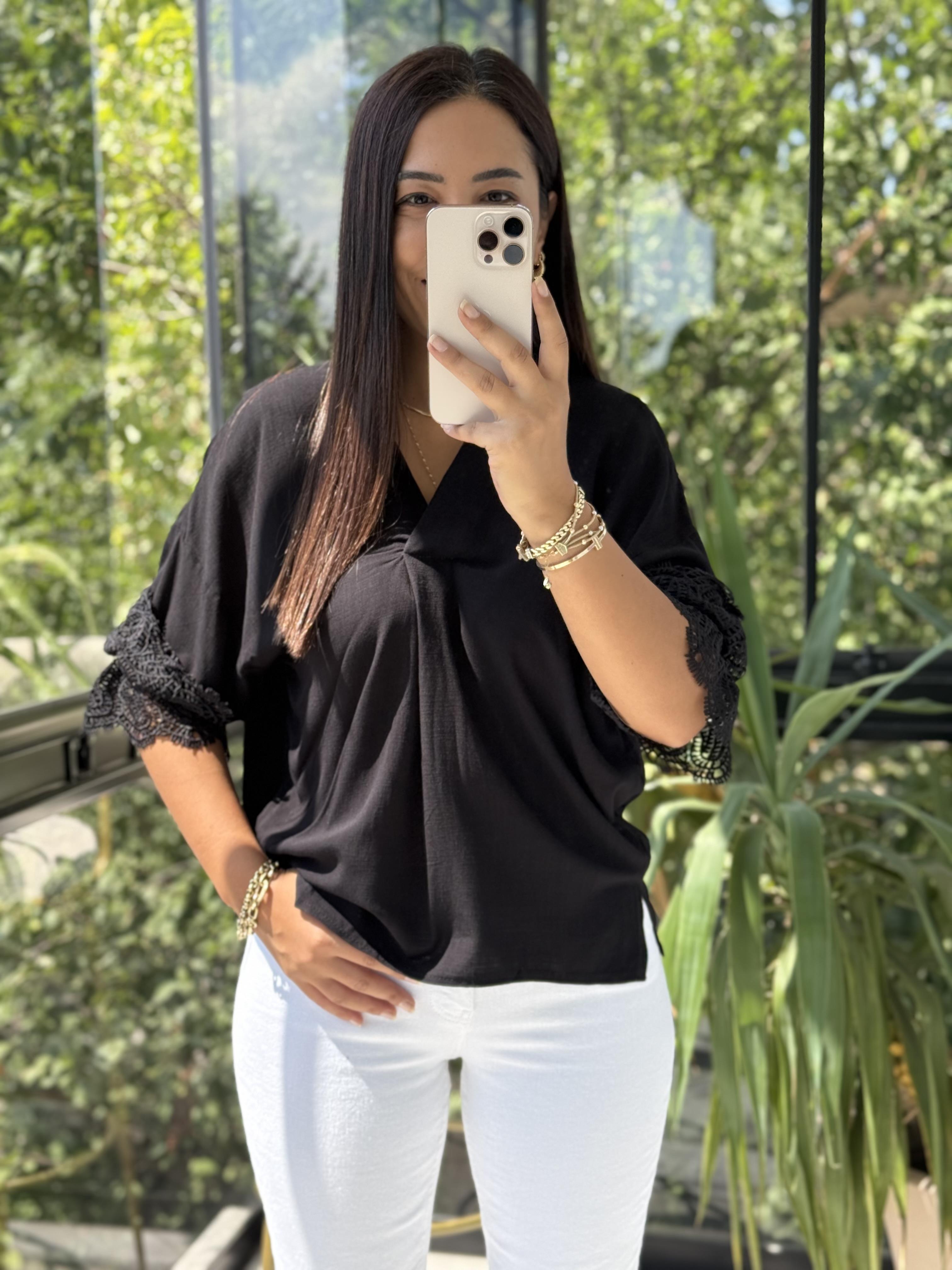 V Yaka Kol Detaylı Bluz Siyah