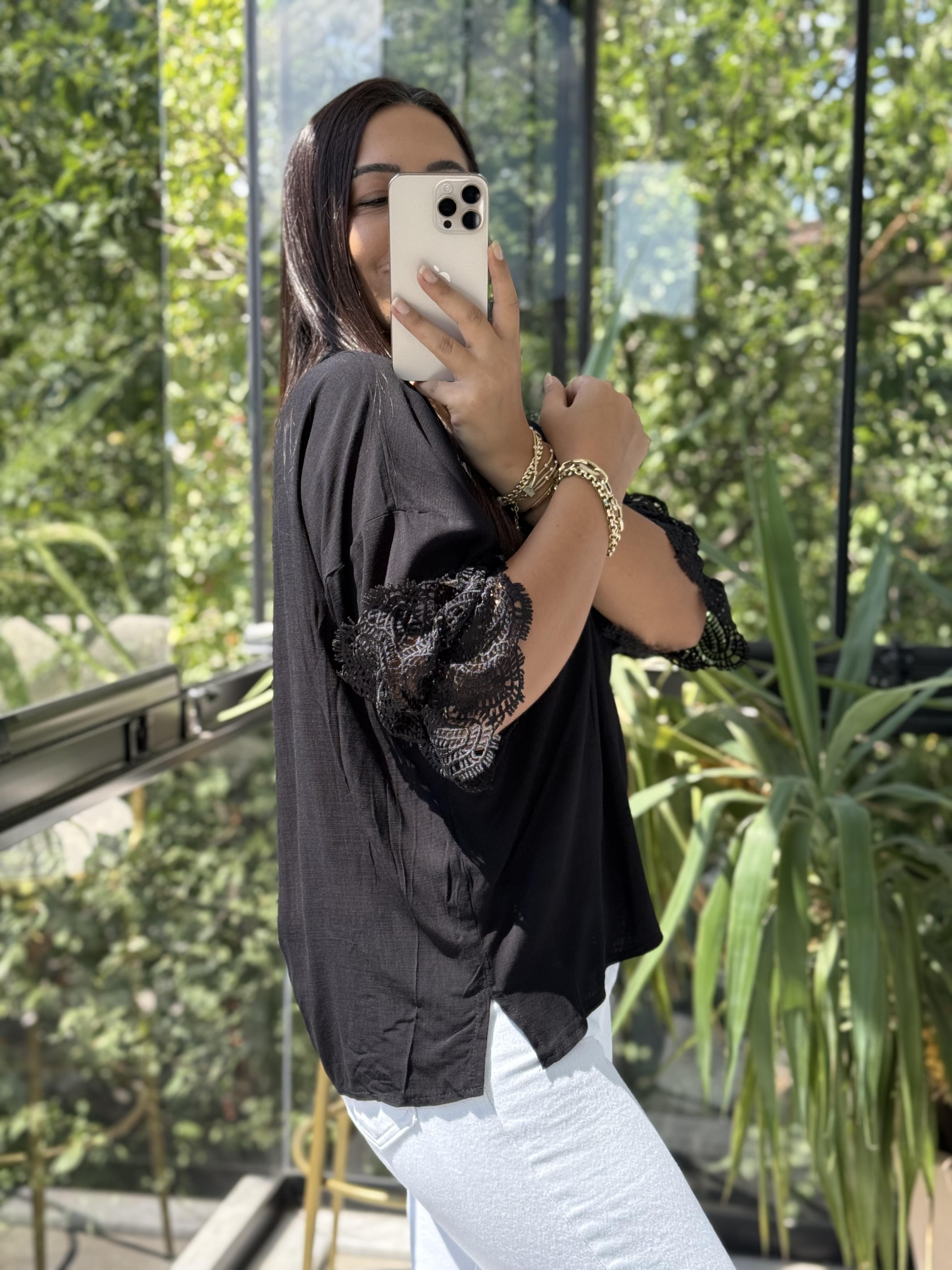 V Yaka Kol Detaylı Bluz Siyah