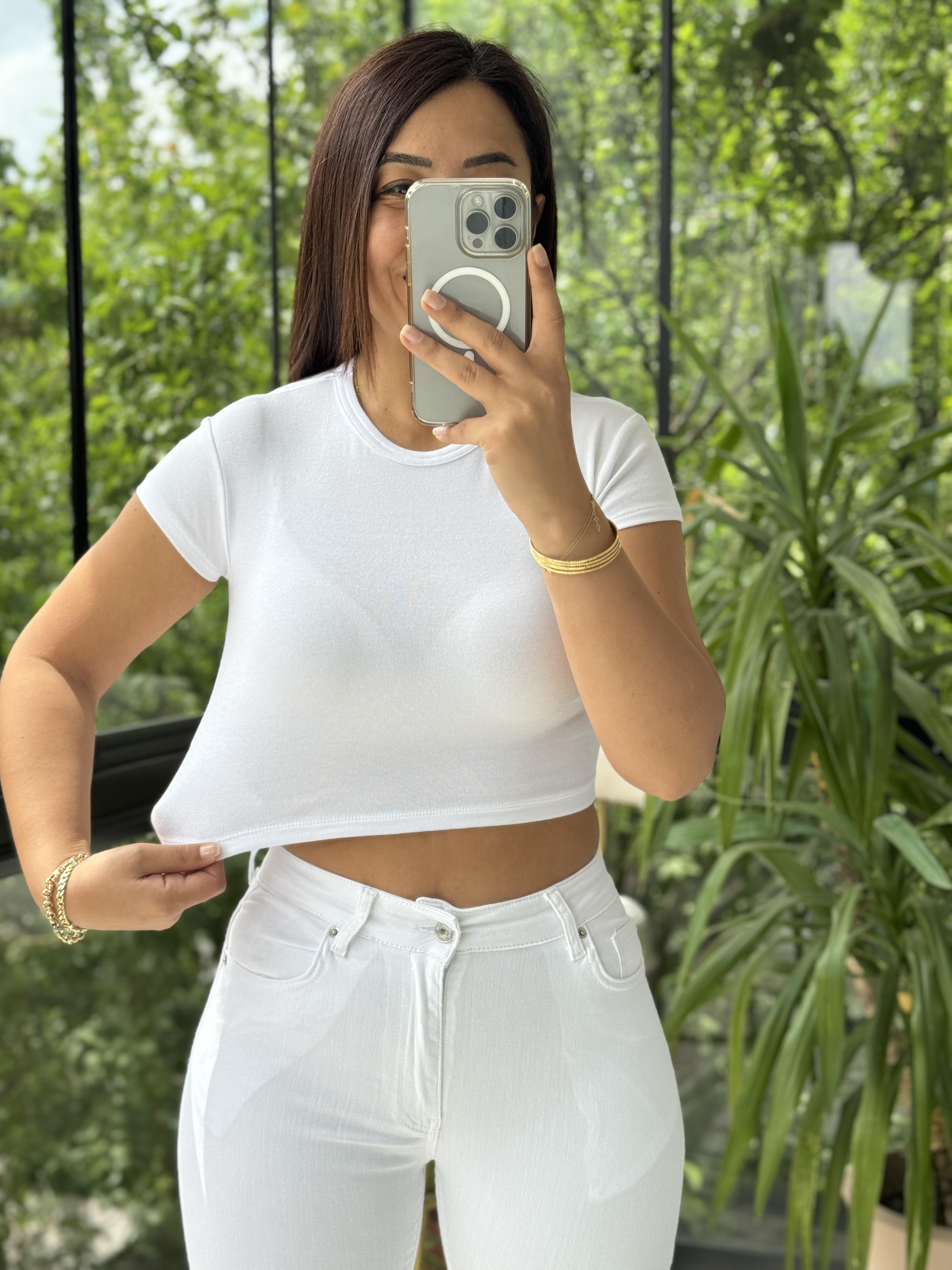 Vücuda Pamuklu Tişört Beyaz