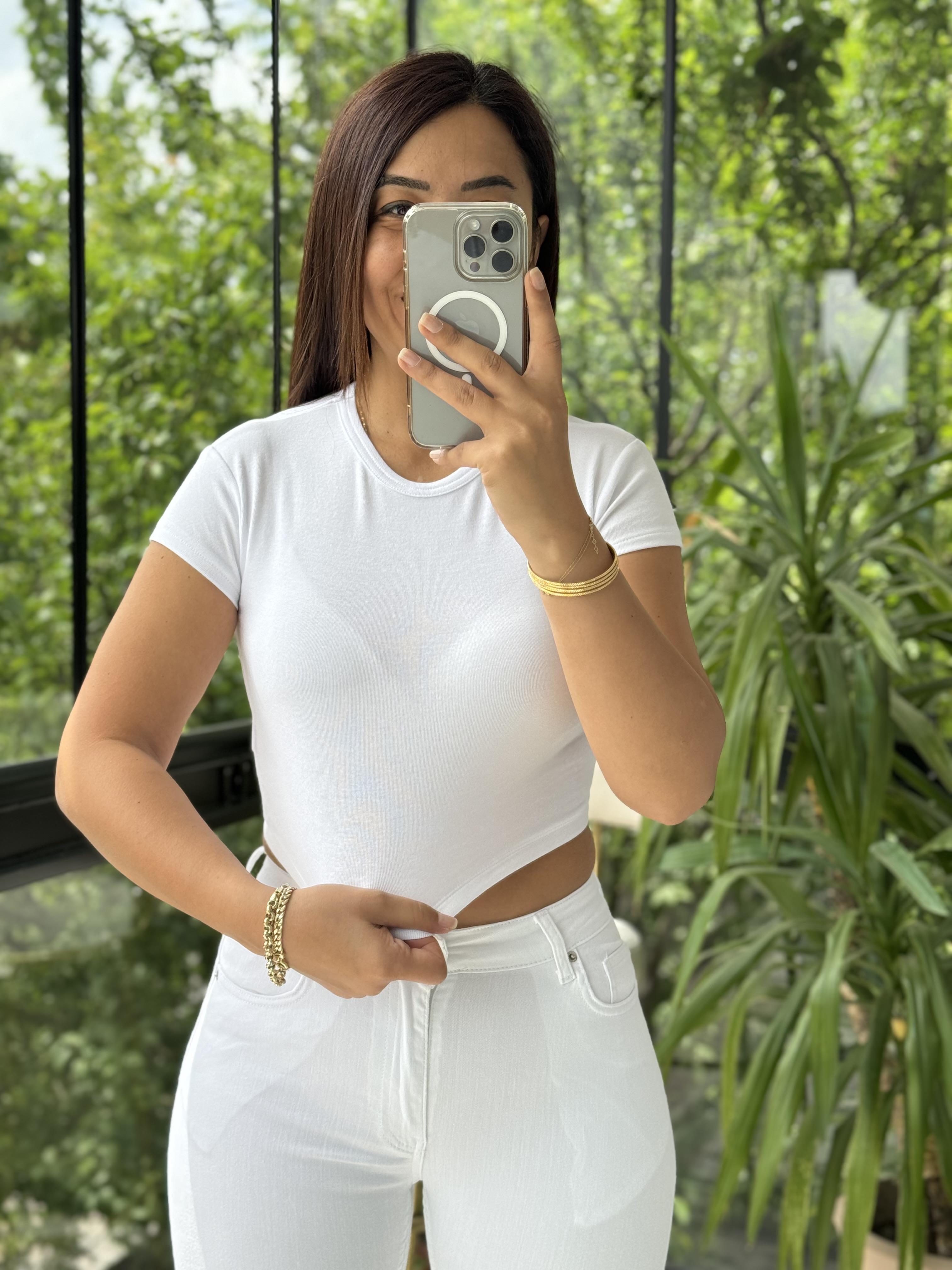 Vücuda Pamuklu Tişört Beyaz