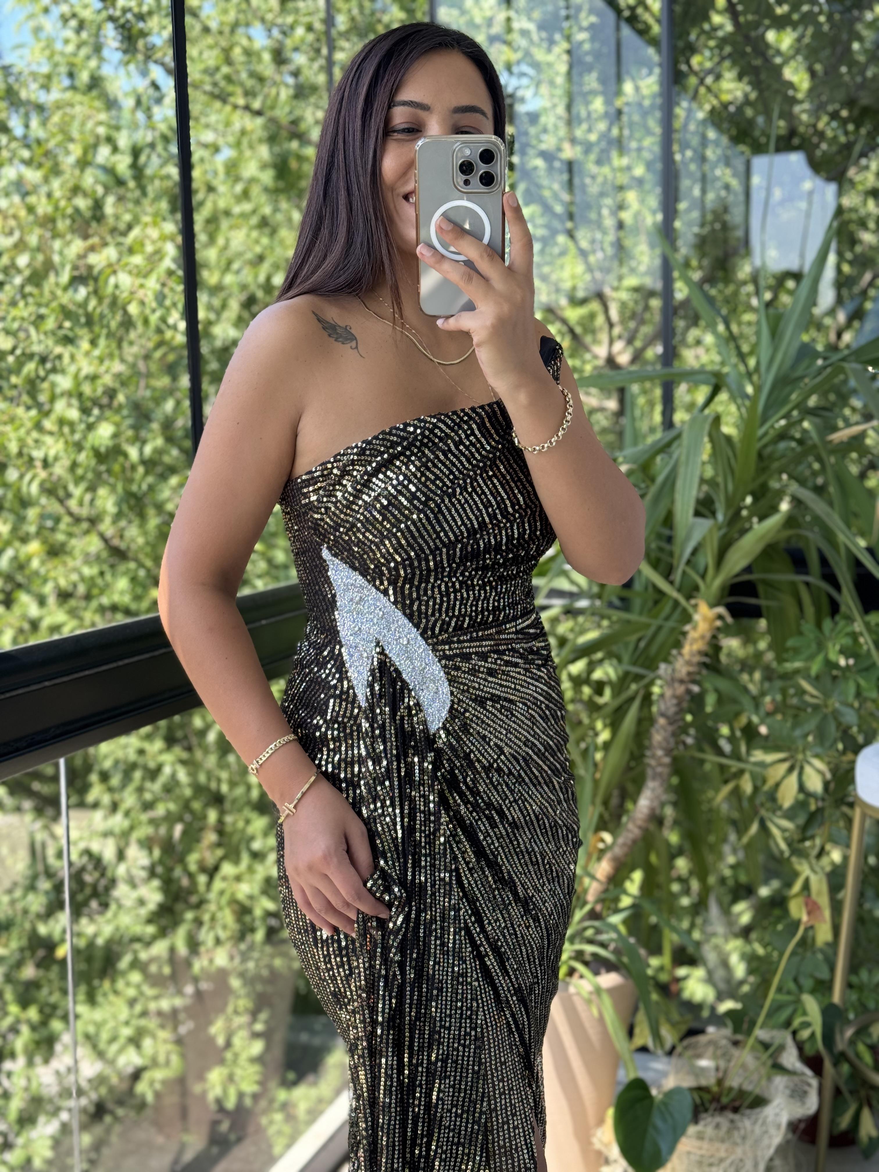 Yaka Detaylı Pullu Abiye Siyah