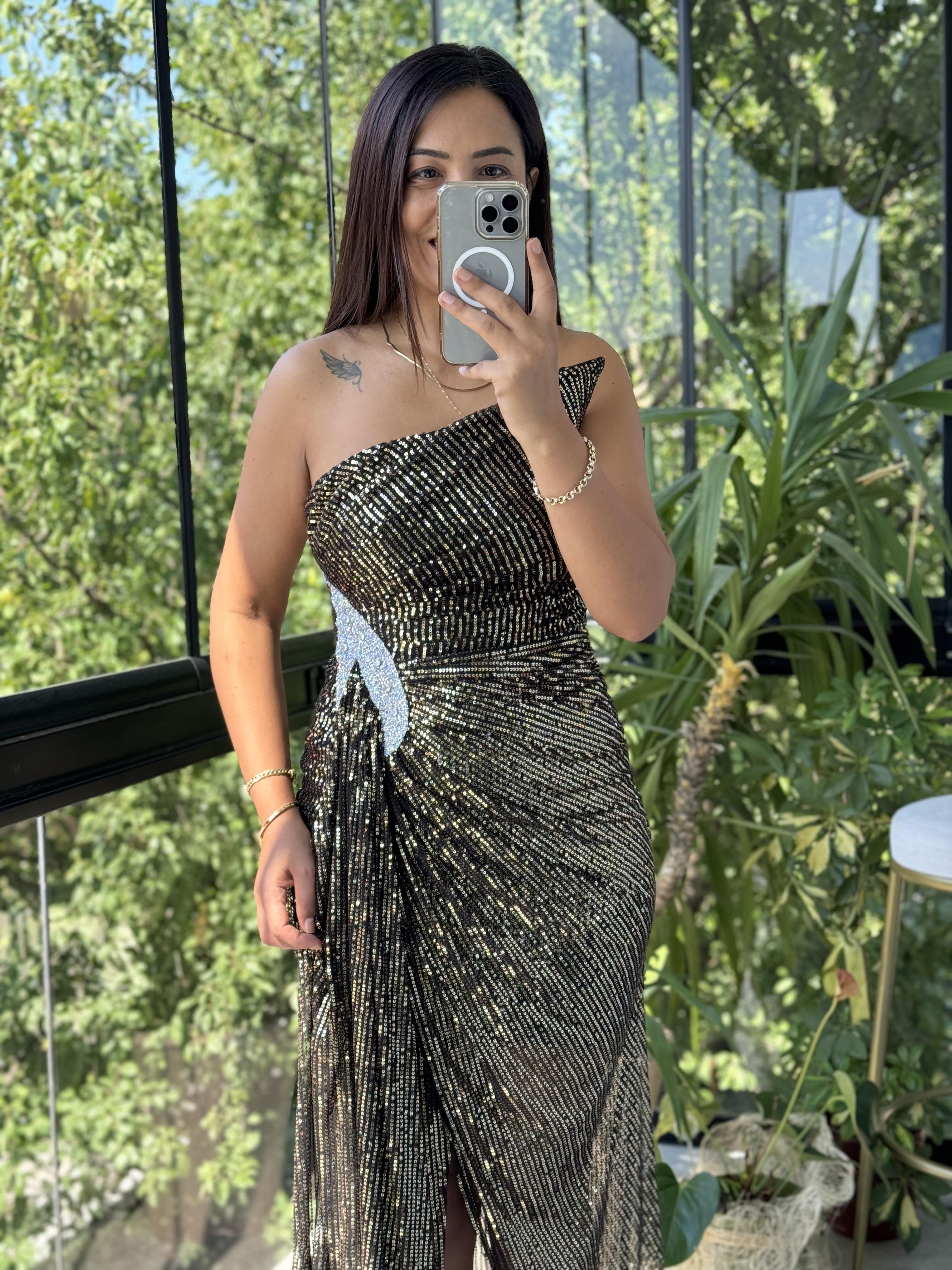 Yaka Detaylı Pullu Abiye Siyah