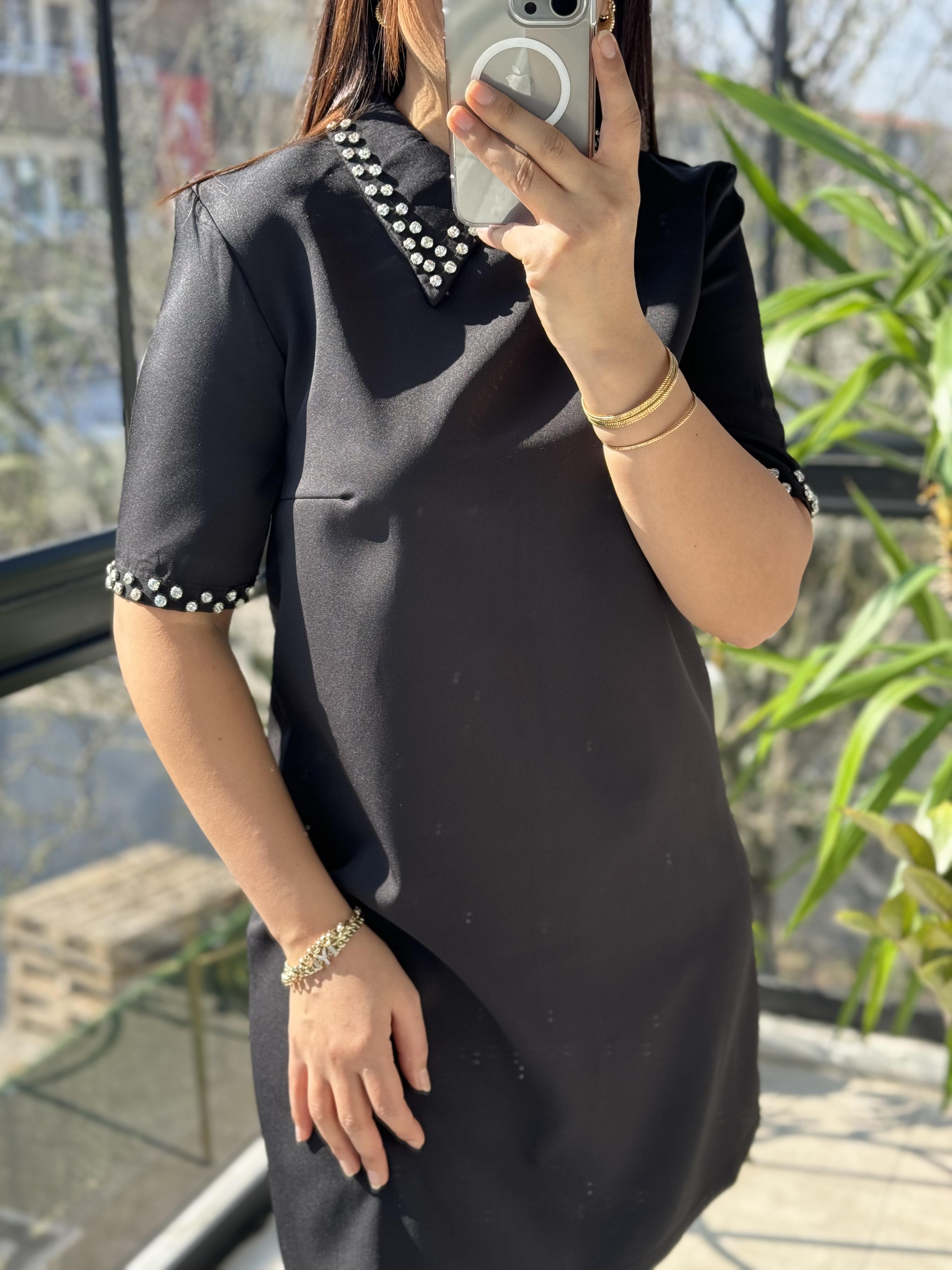 Yaka Taşlı Elbise Siyah