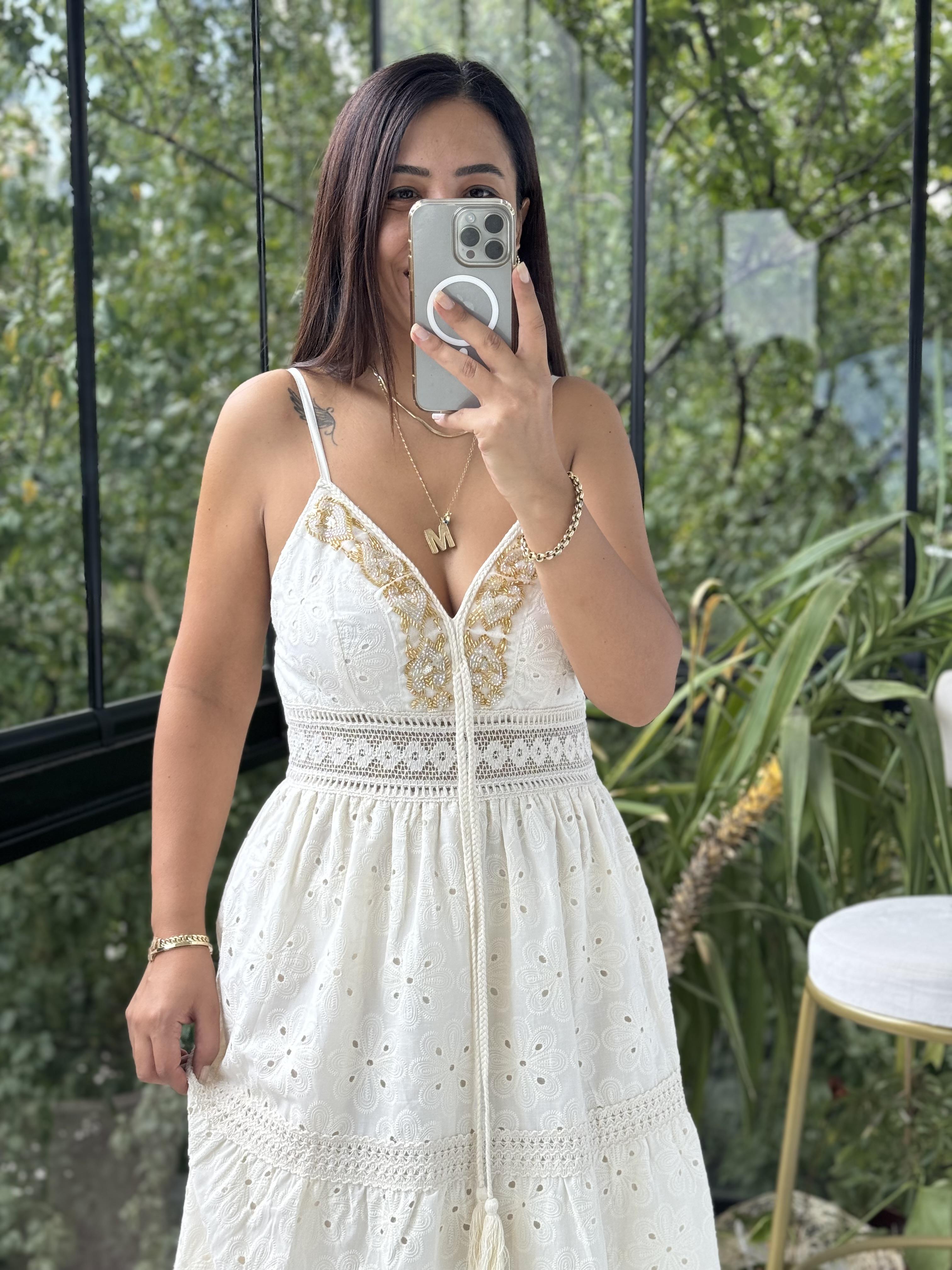 Yakası Boncuklu Fisto Elbise Ekru