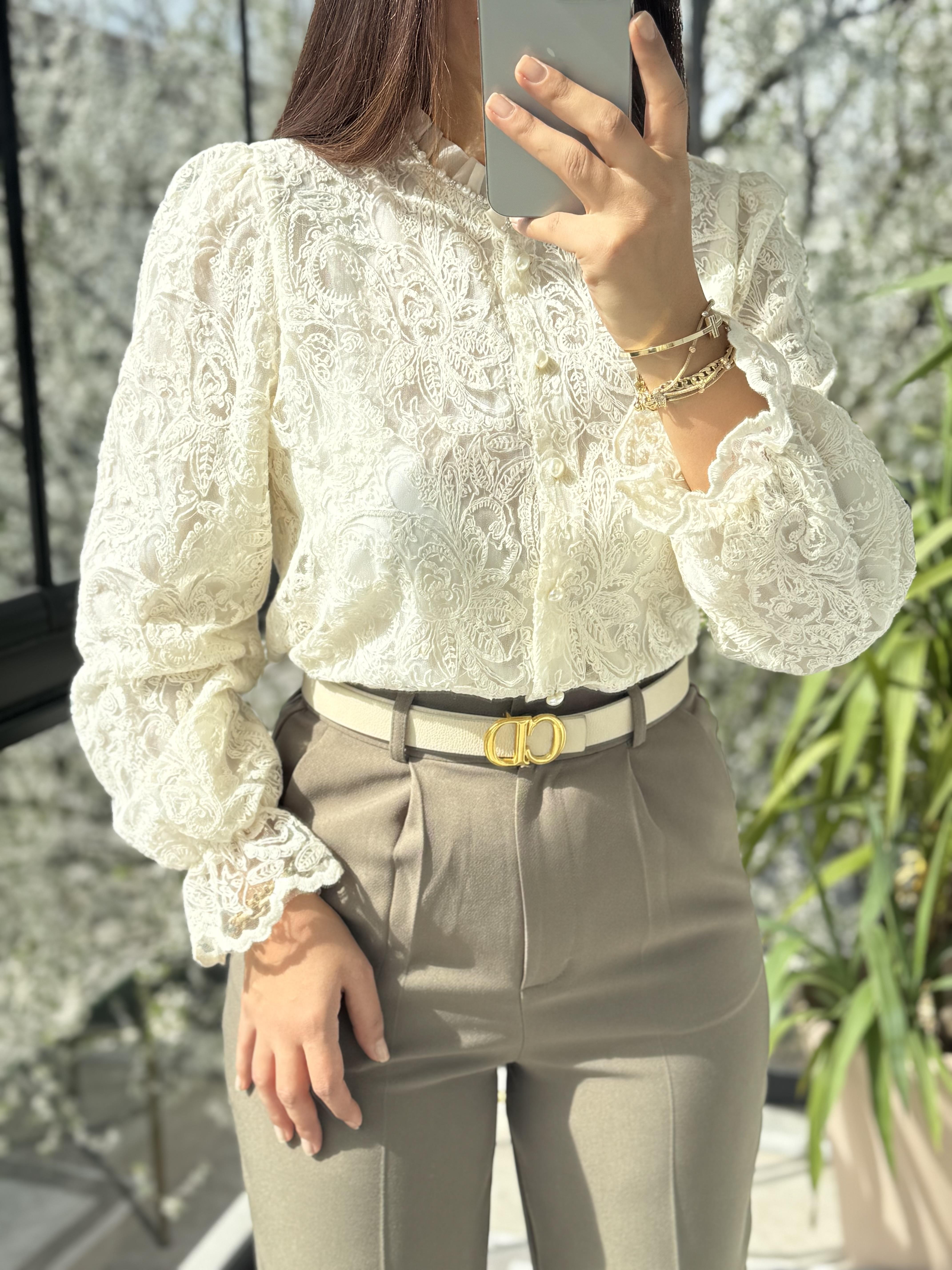 Yakası Sıra İncili Güpürlü Gömlek Ekru