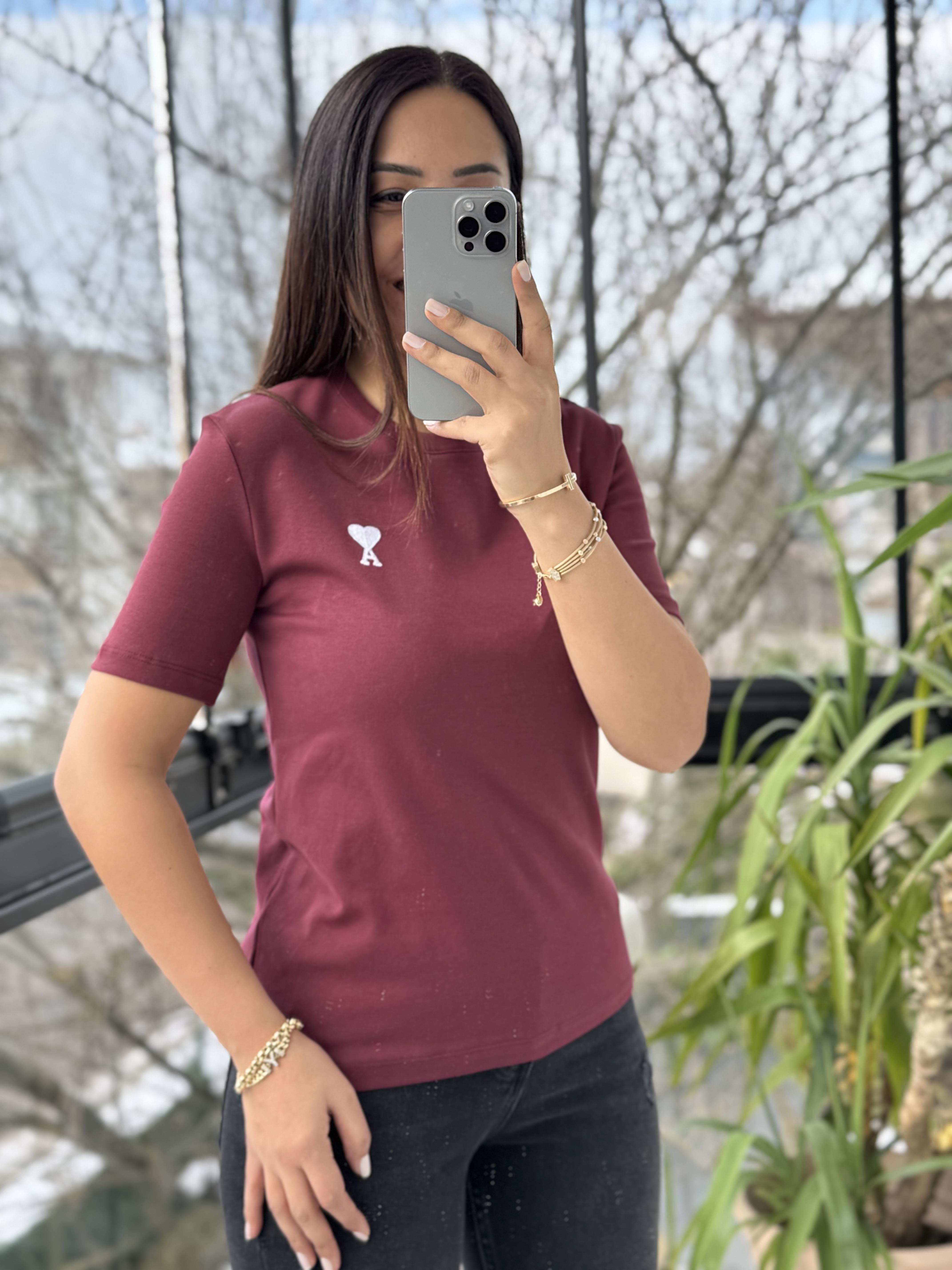 Yanı Kalp Nakışlı Tişört Bordo