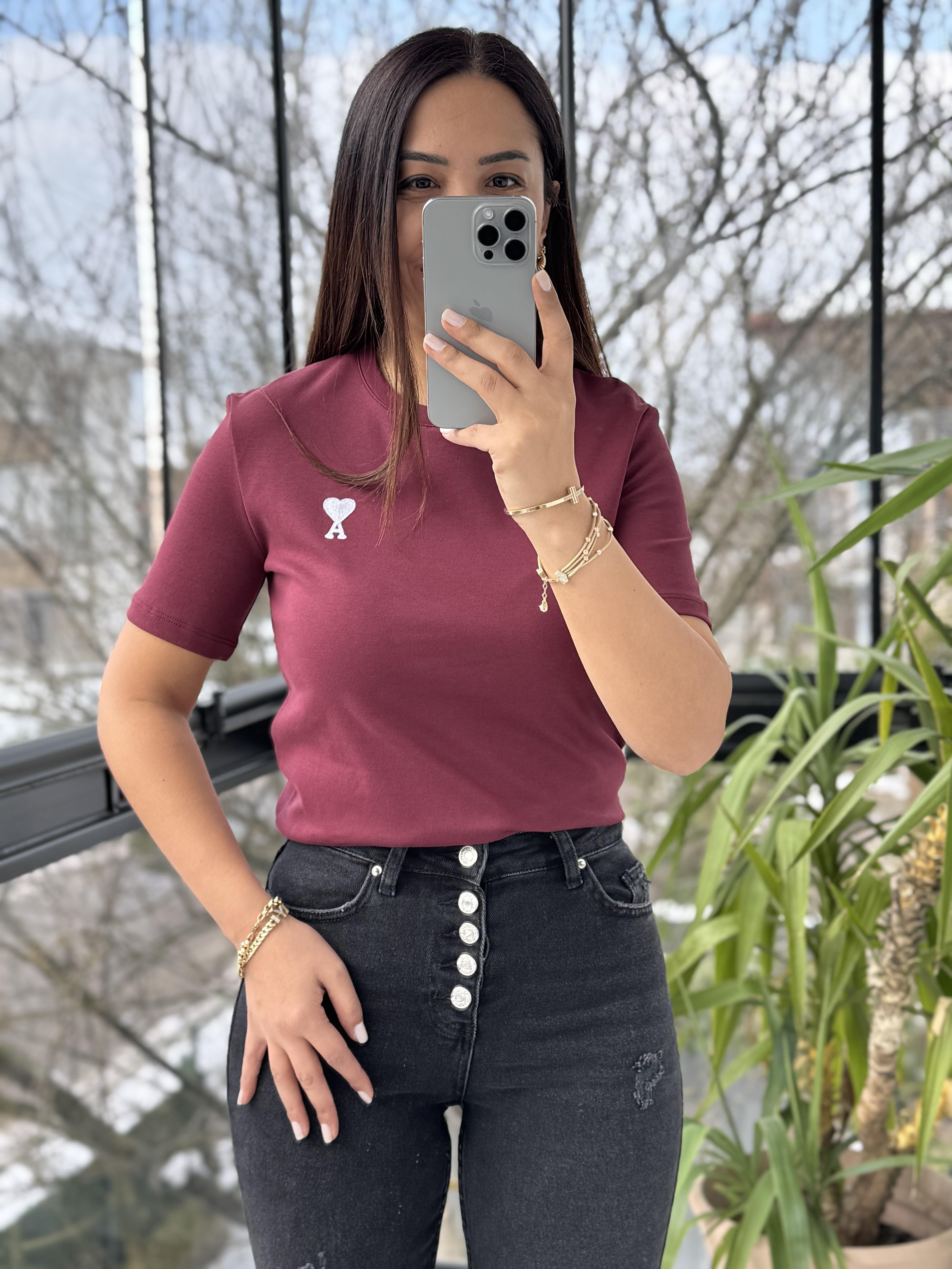 Yanı Kalp Nakışlı Tişört Bordo