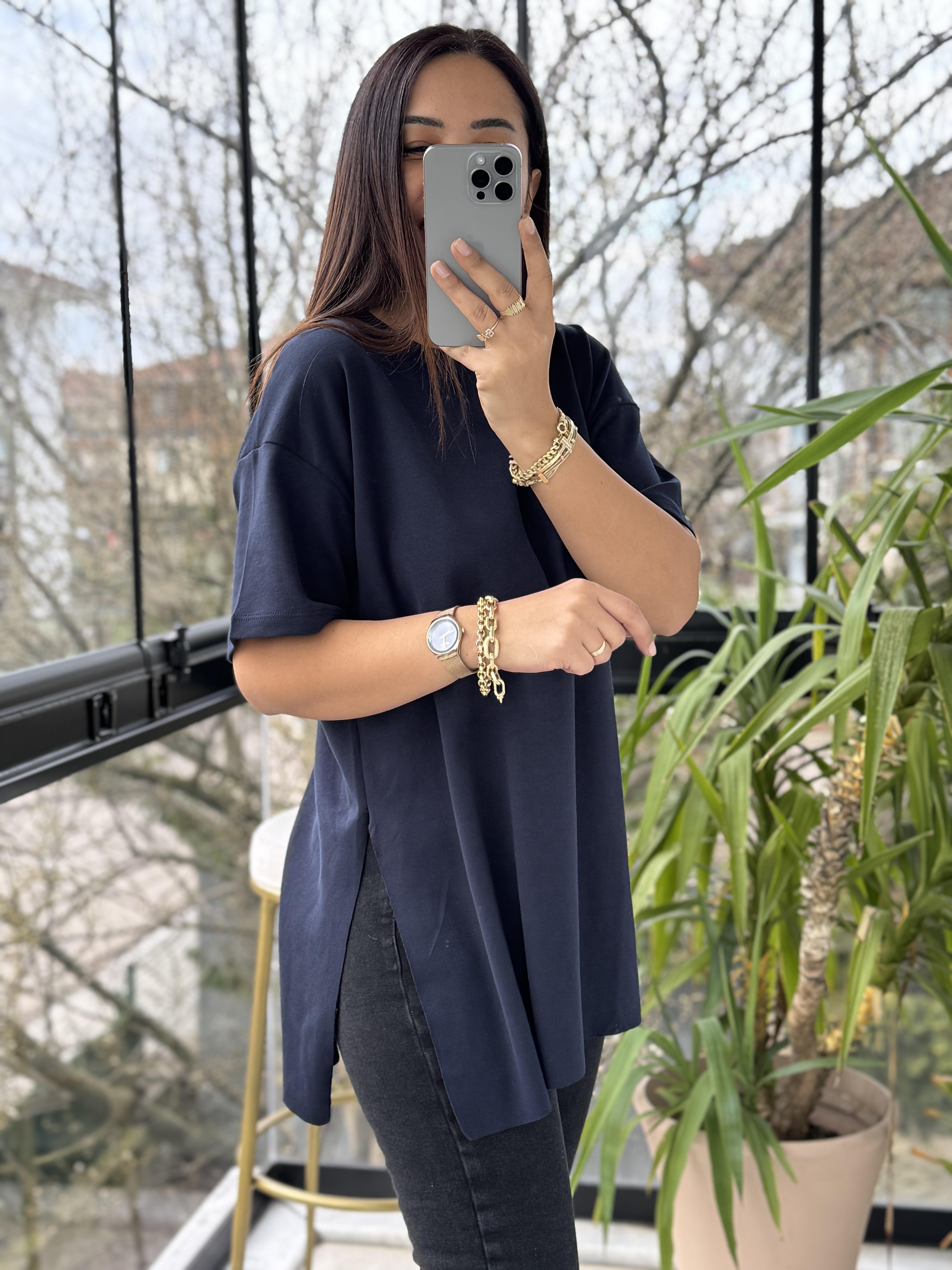 Yanları Yırtmaçlı Basic Tişört Lacivert