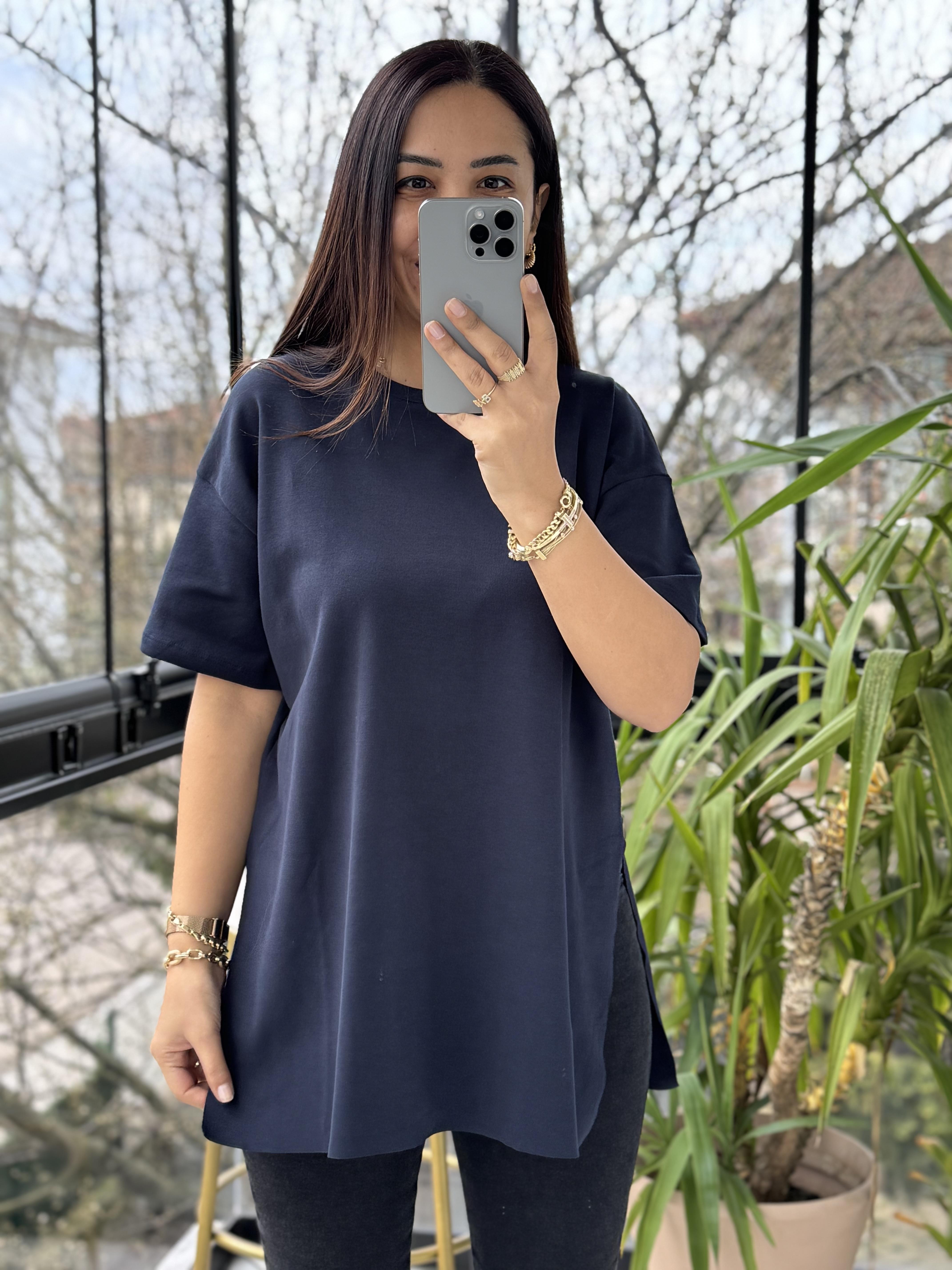 Yanları Yırtmaçlı Basic Tişört Lacivert