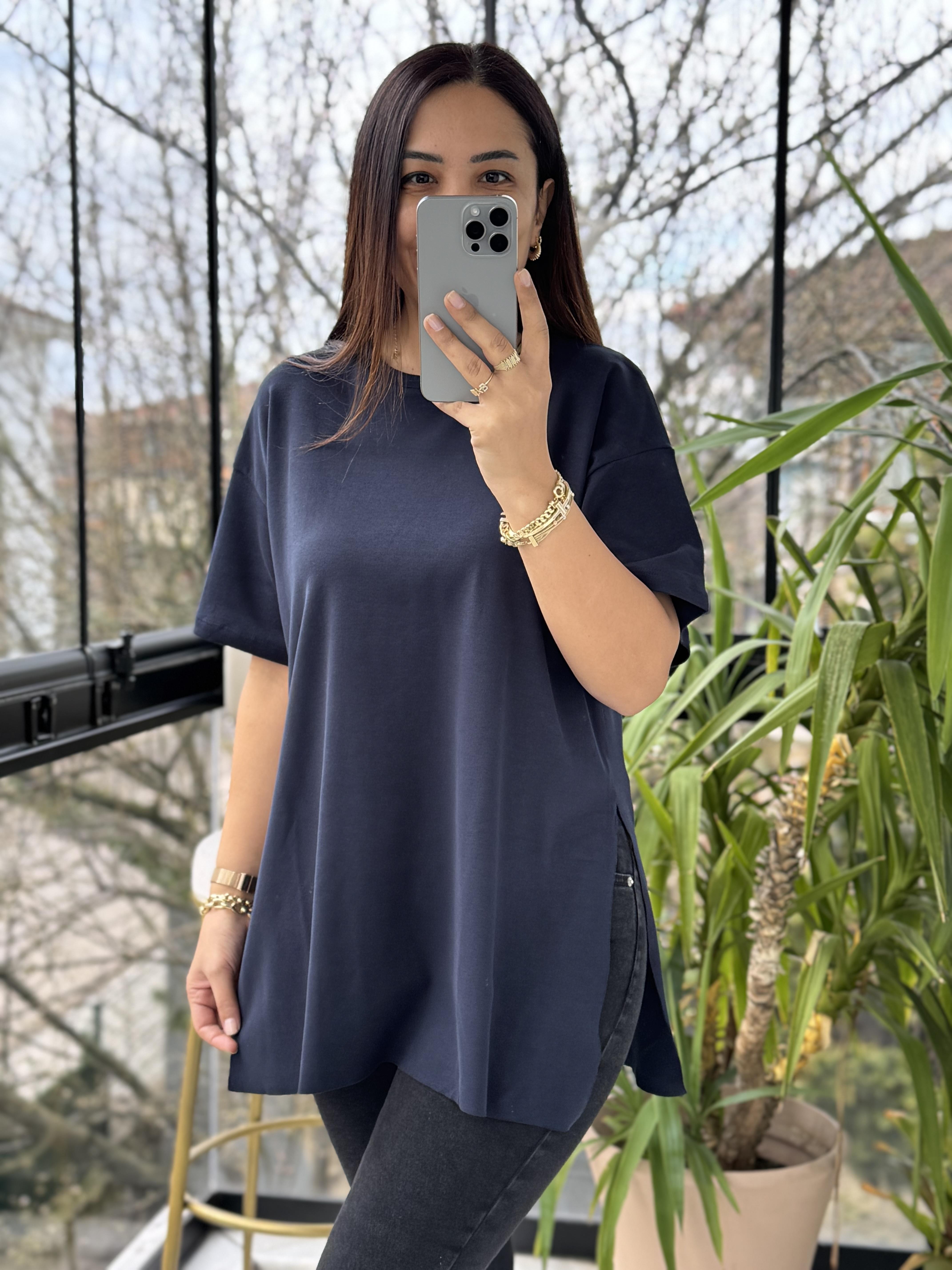 Yanları Yırtmaçlı Basic Tişört Lacivert