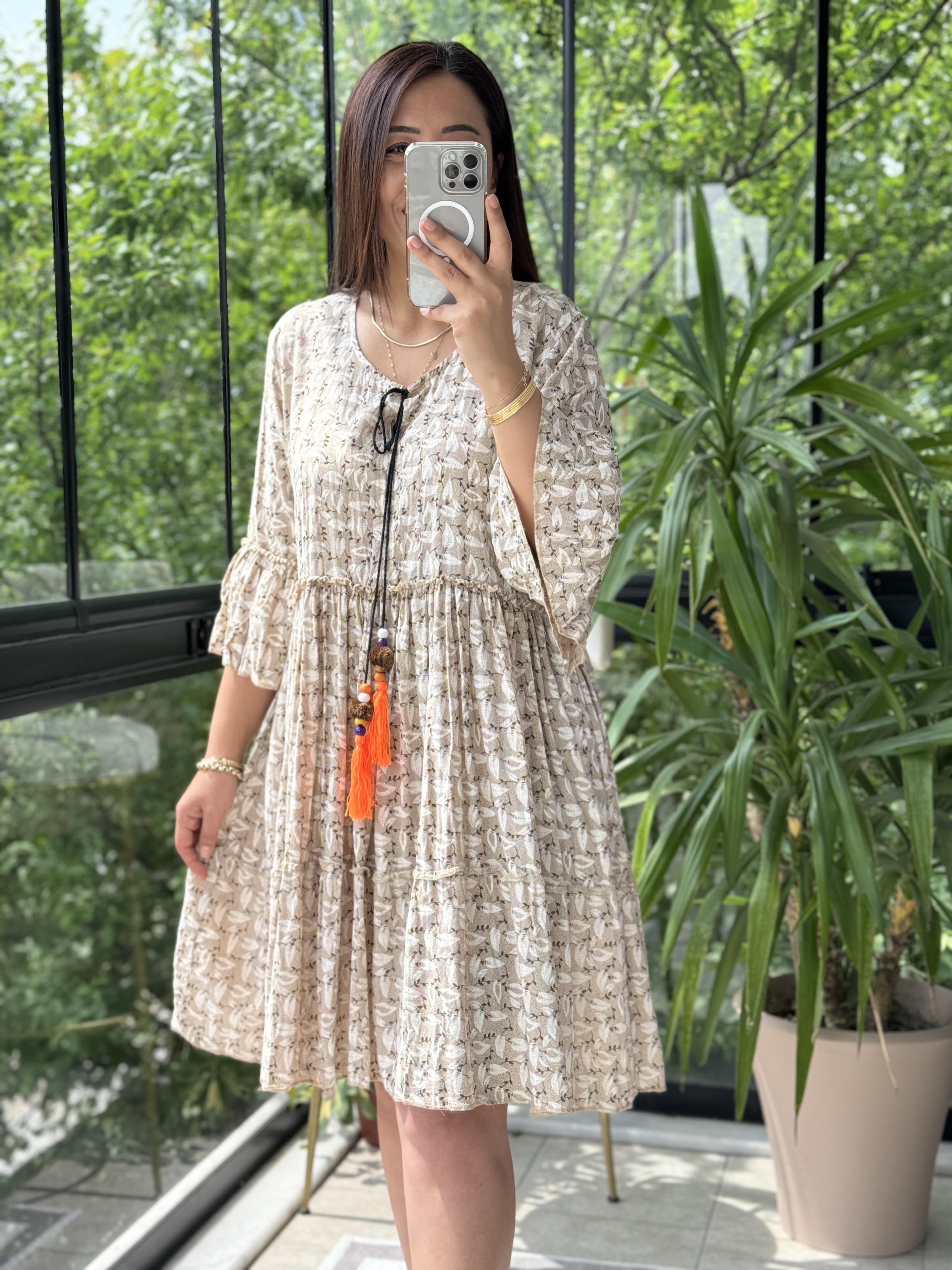 Yaprak Desen Kısa Elbise Krem