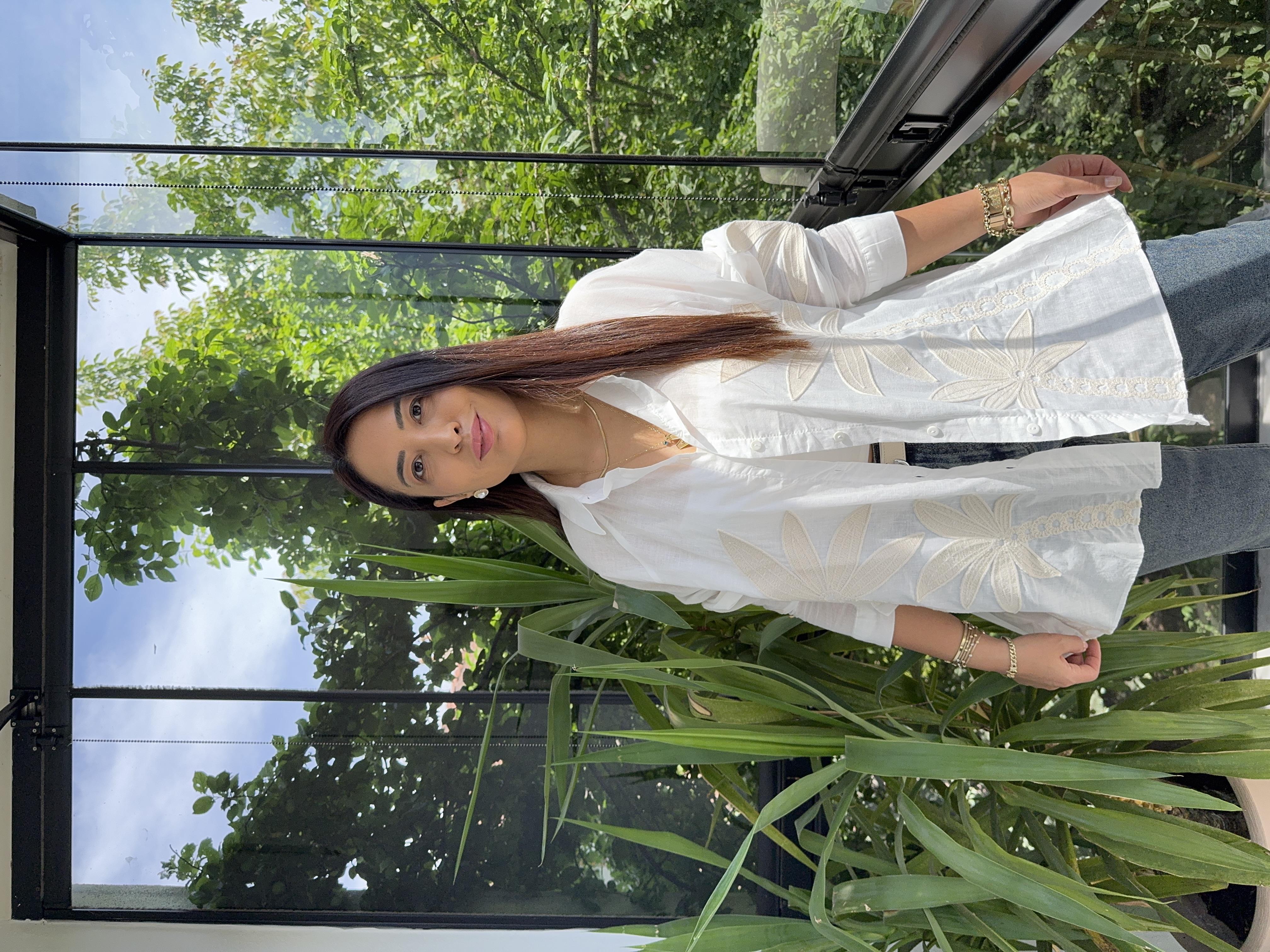 Yaprak Nakışlı Gömlek Ekru