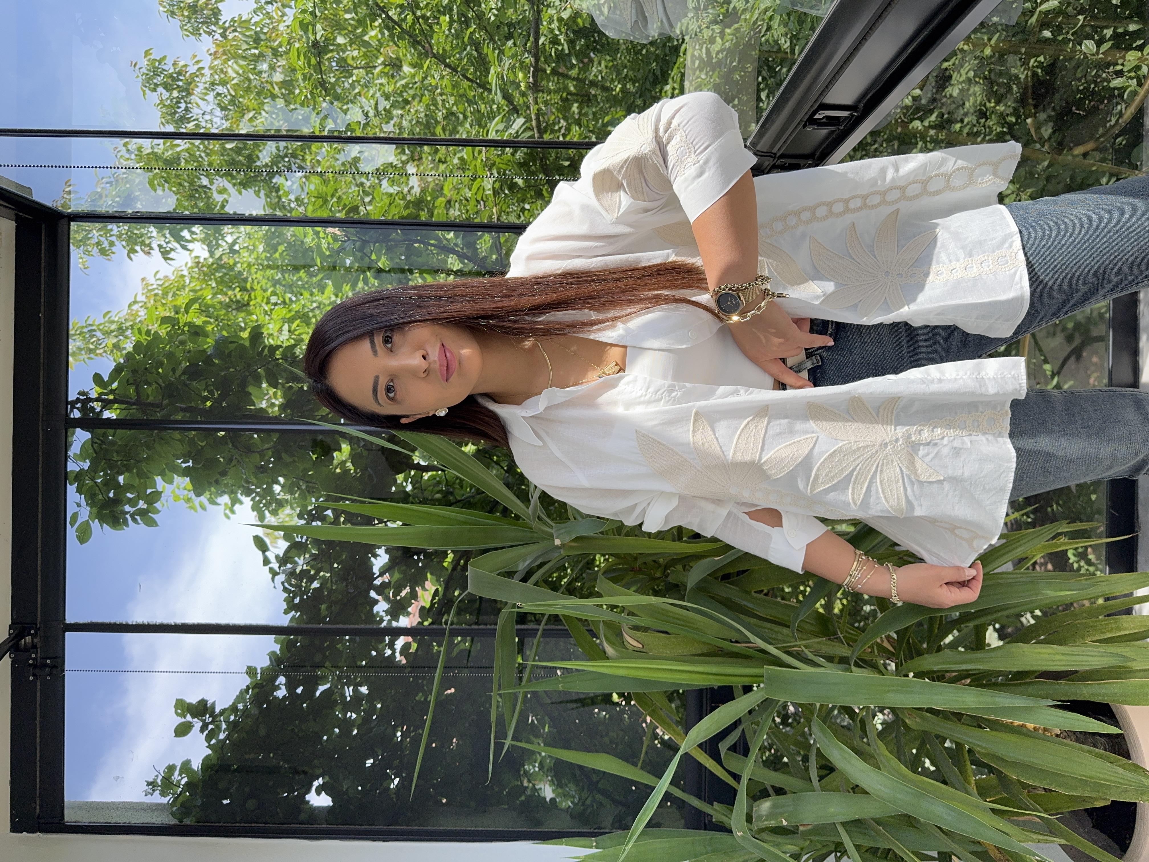 Yaprak Nakışlı Gömlek Ekru