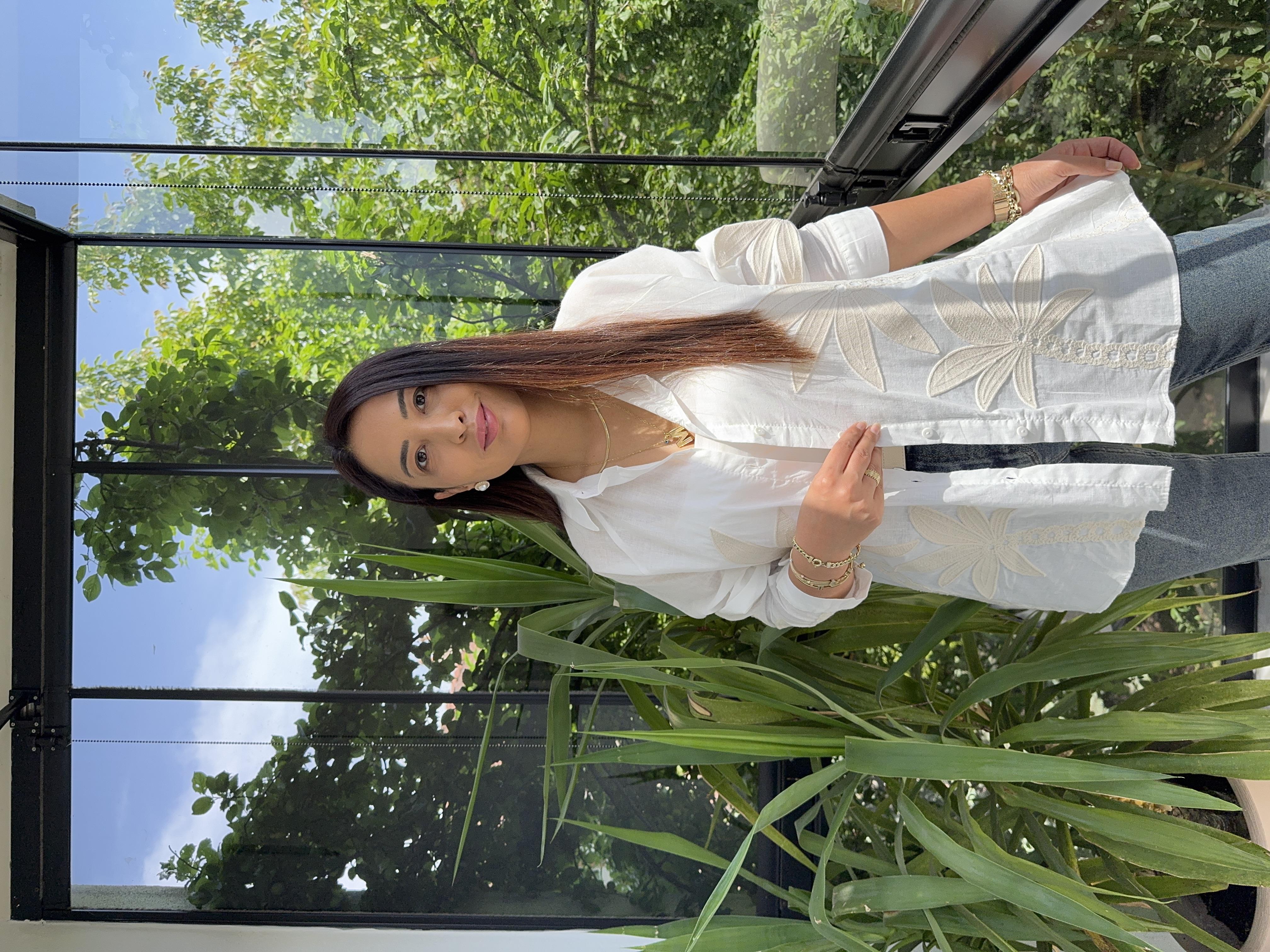 Yaprak Nakışlı Gömlek Ekru