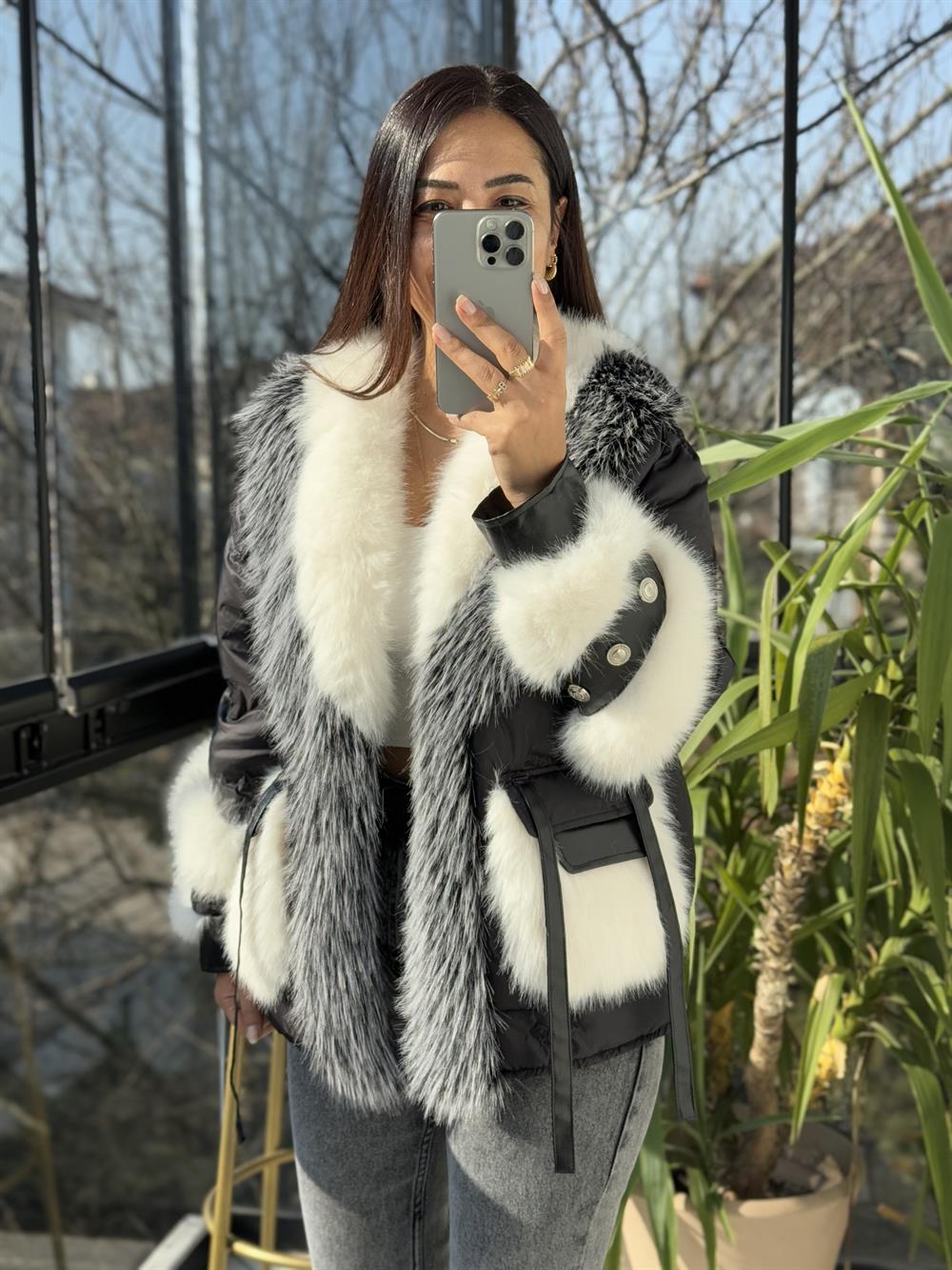  İthal Nakışlı Kürklü Şişme Mont Siyah