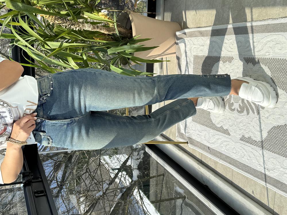  Yanı Yırtmaçlı Taşlı Kesik Paça Jean Yeşil Yıkama