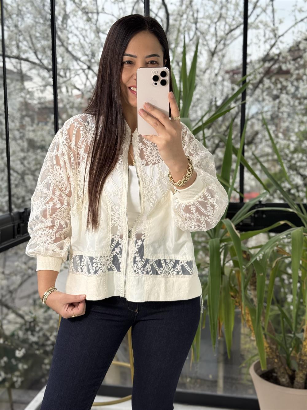 Güpür Detaylı Cepli Ceket Natural