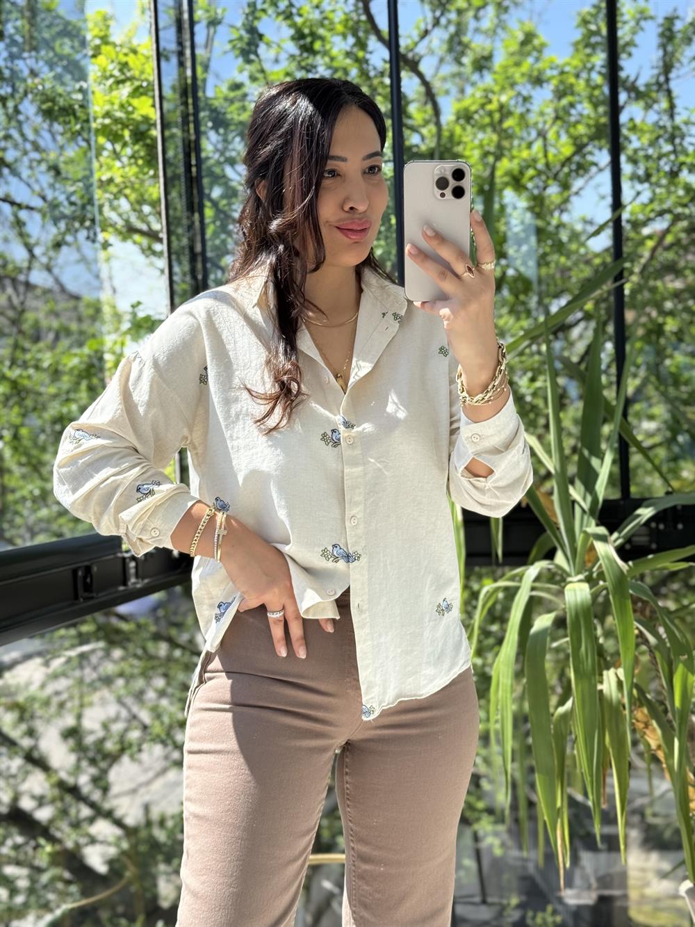 Mavi Kuş Nakışlı Gömlek Natural