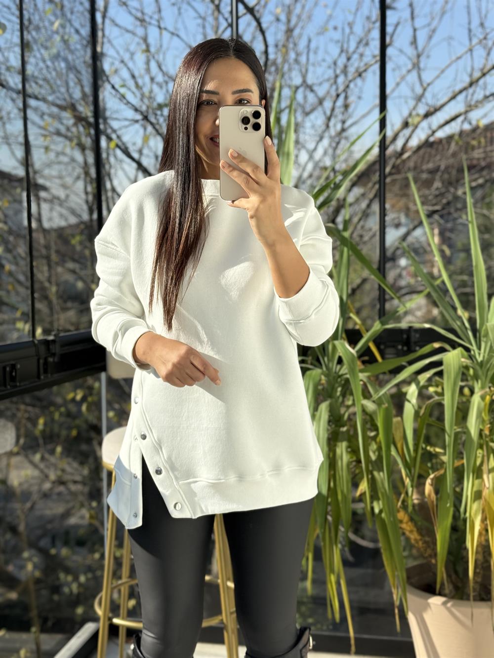 Yanı Çıtçıtlı Sweatshirt Beyaz