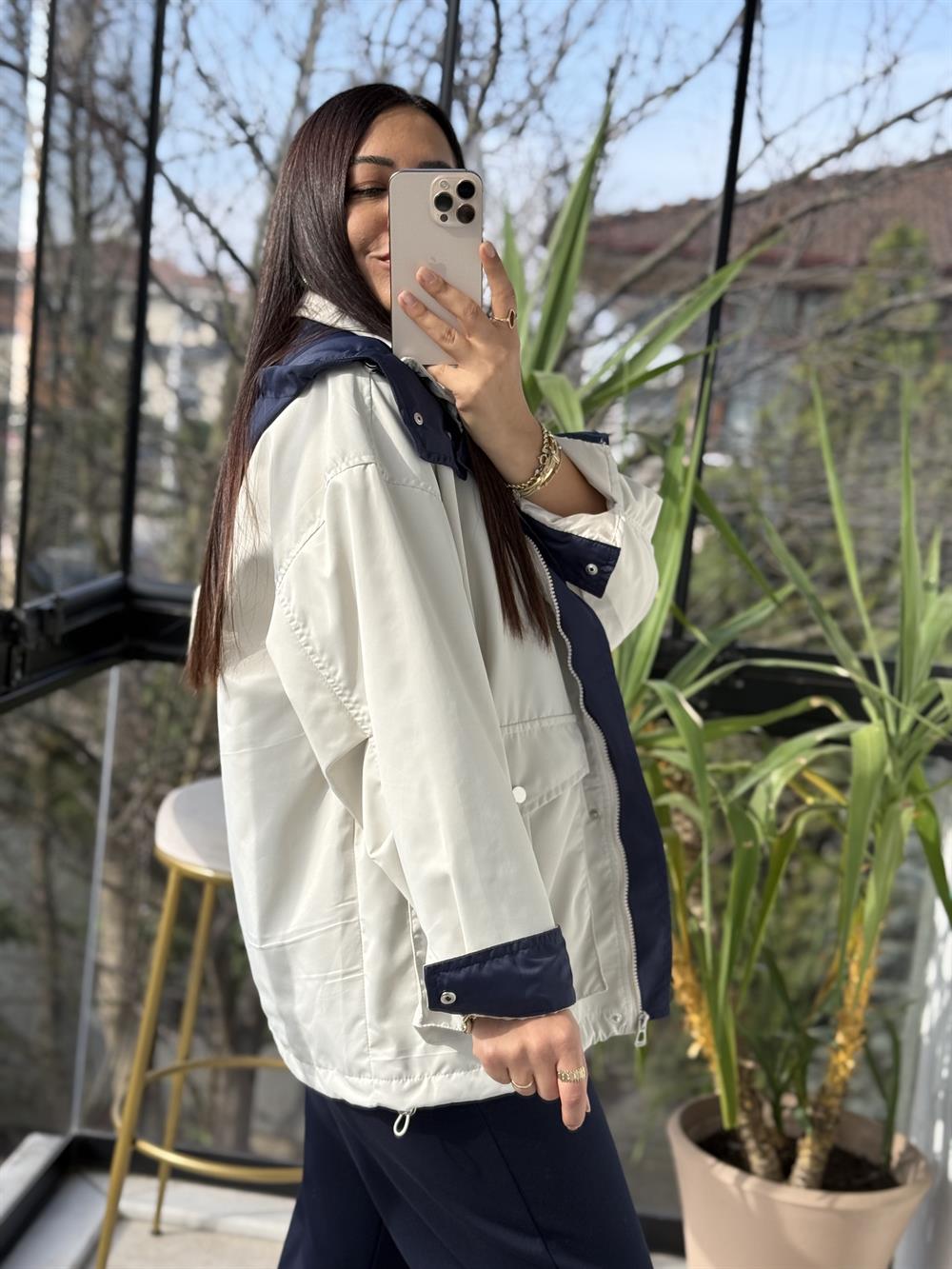 Kontrast Kapüşonlu Yağmurluk Taş