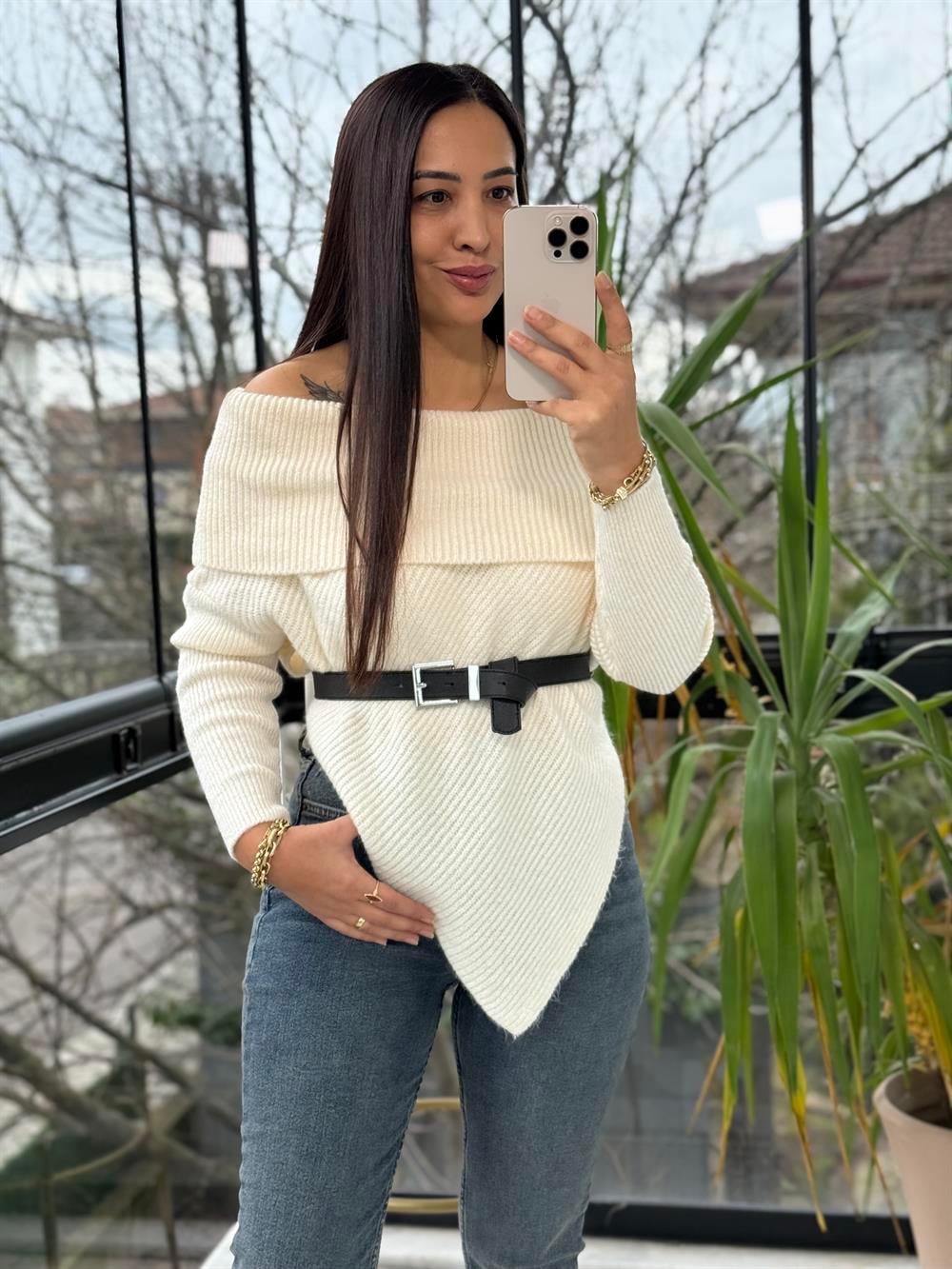 Madonna Yaka Asimetrik Kazak Krem