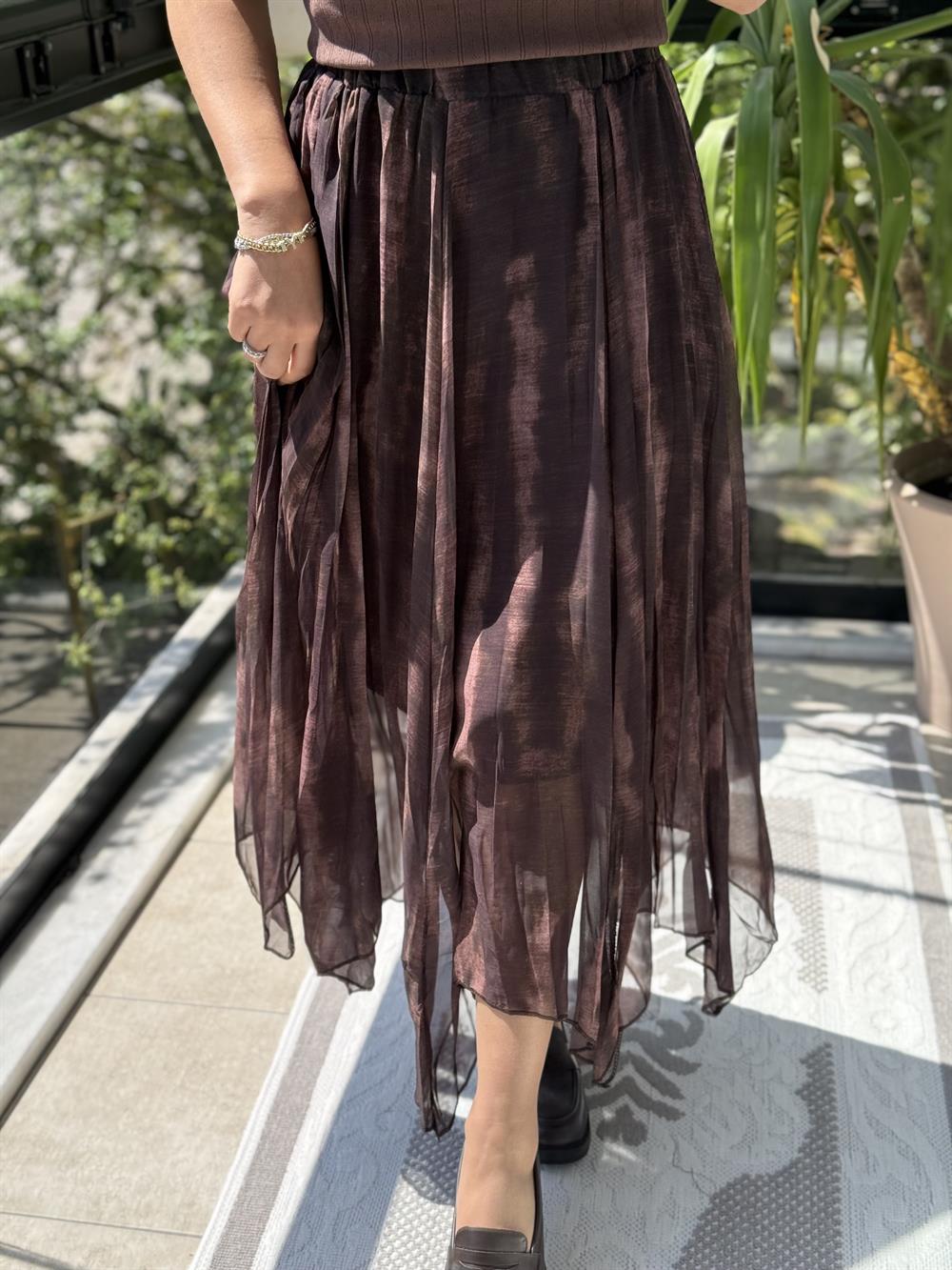 Batik Desen Asimetrik Etek Kahve